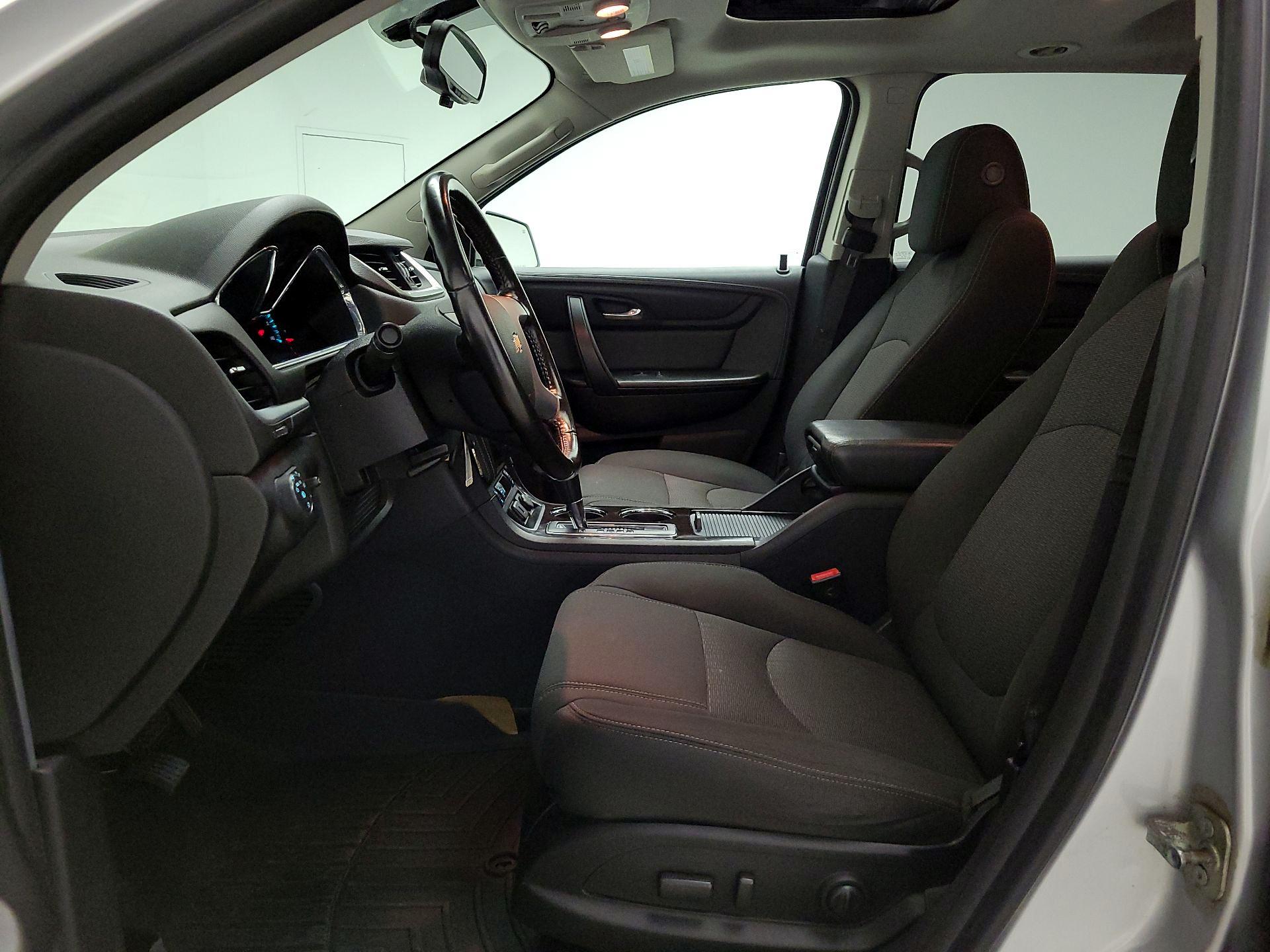 Thumbnail: 2017 Chevrolet Traverse - 11