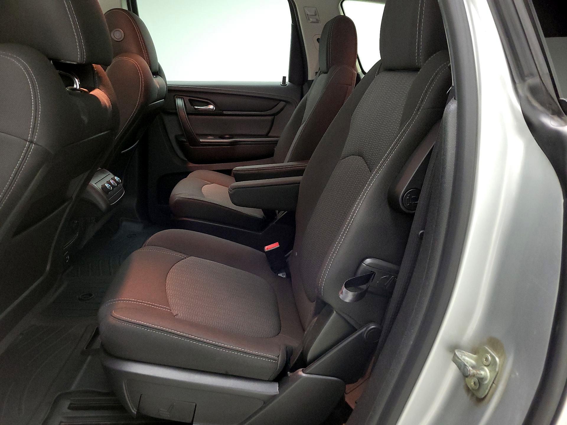 Thumbnail: 2017 Chevrolet Traverse - 20