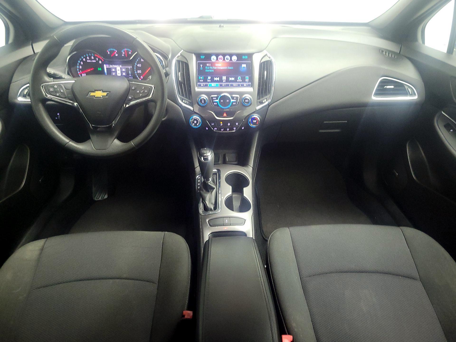 Thumbnail: 2017 Chevrolet Cruze - 9
