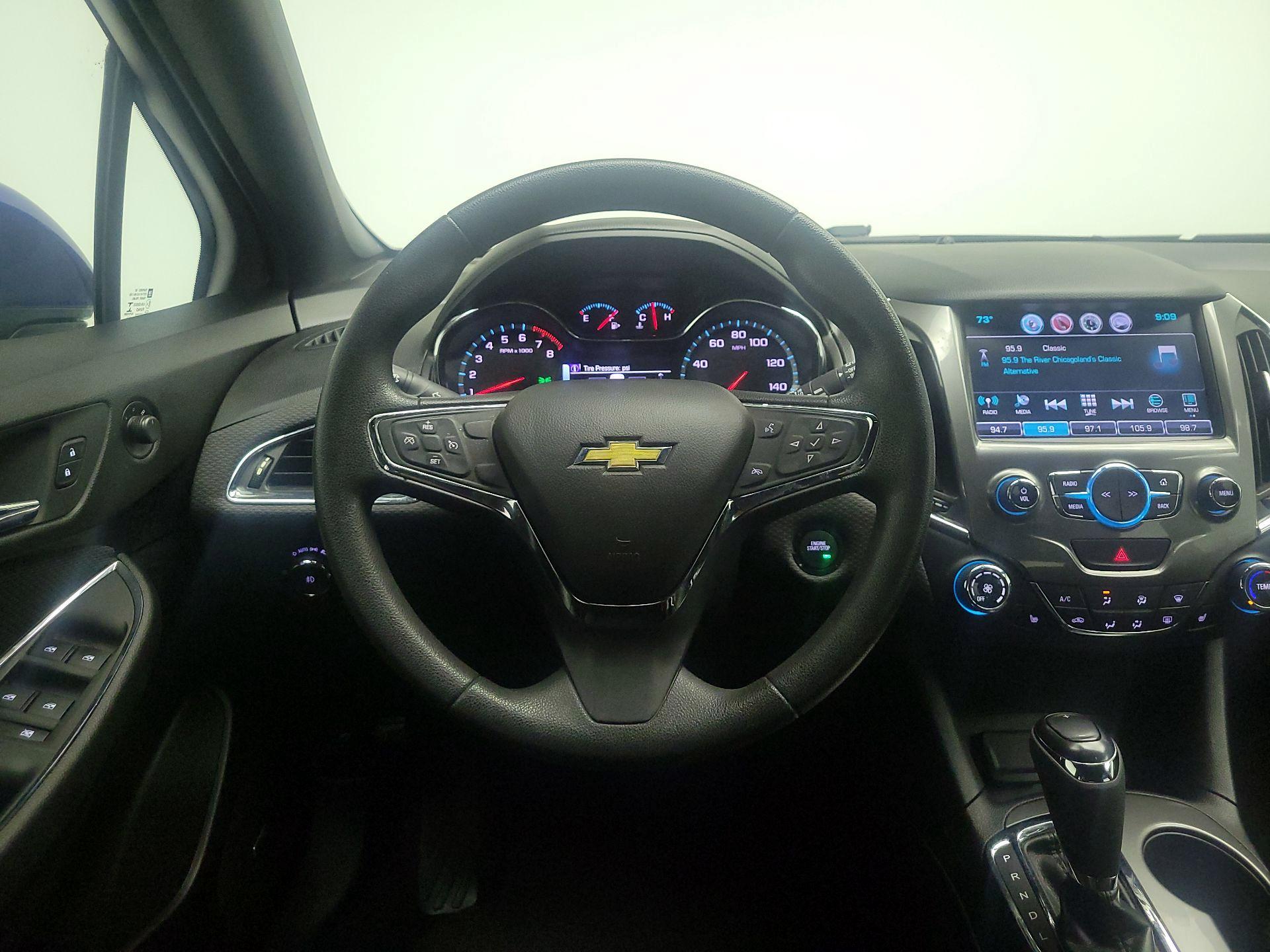 Thumbnail: 2017 Chevrolet Cruze - 10