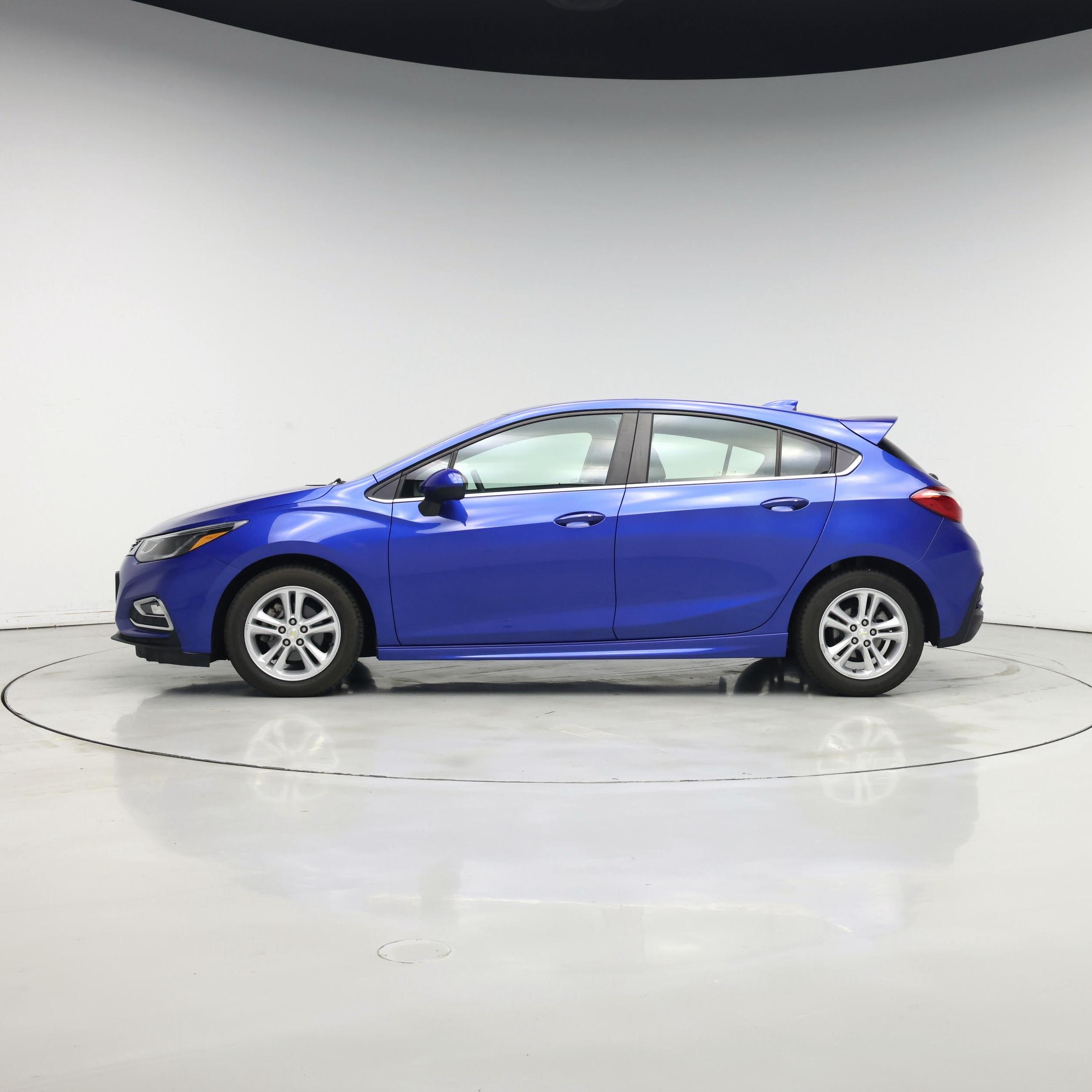 Thumbnail: 2017 Chevrolet Cruze - 3
