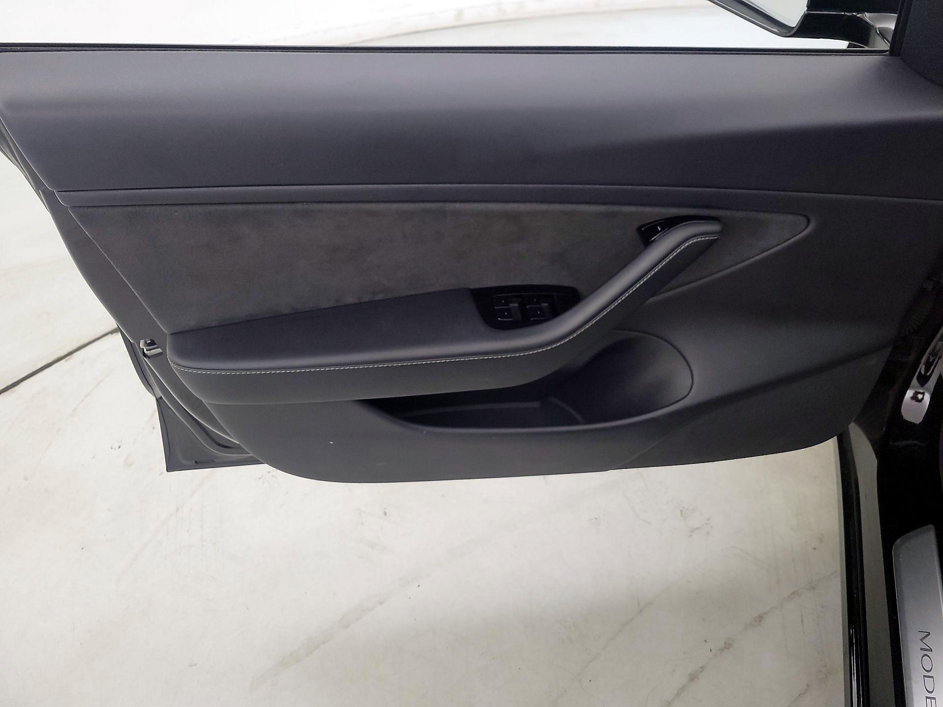 Thumbnail: 2020 Tesla Model 3 - 12