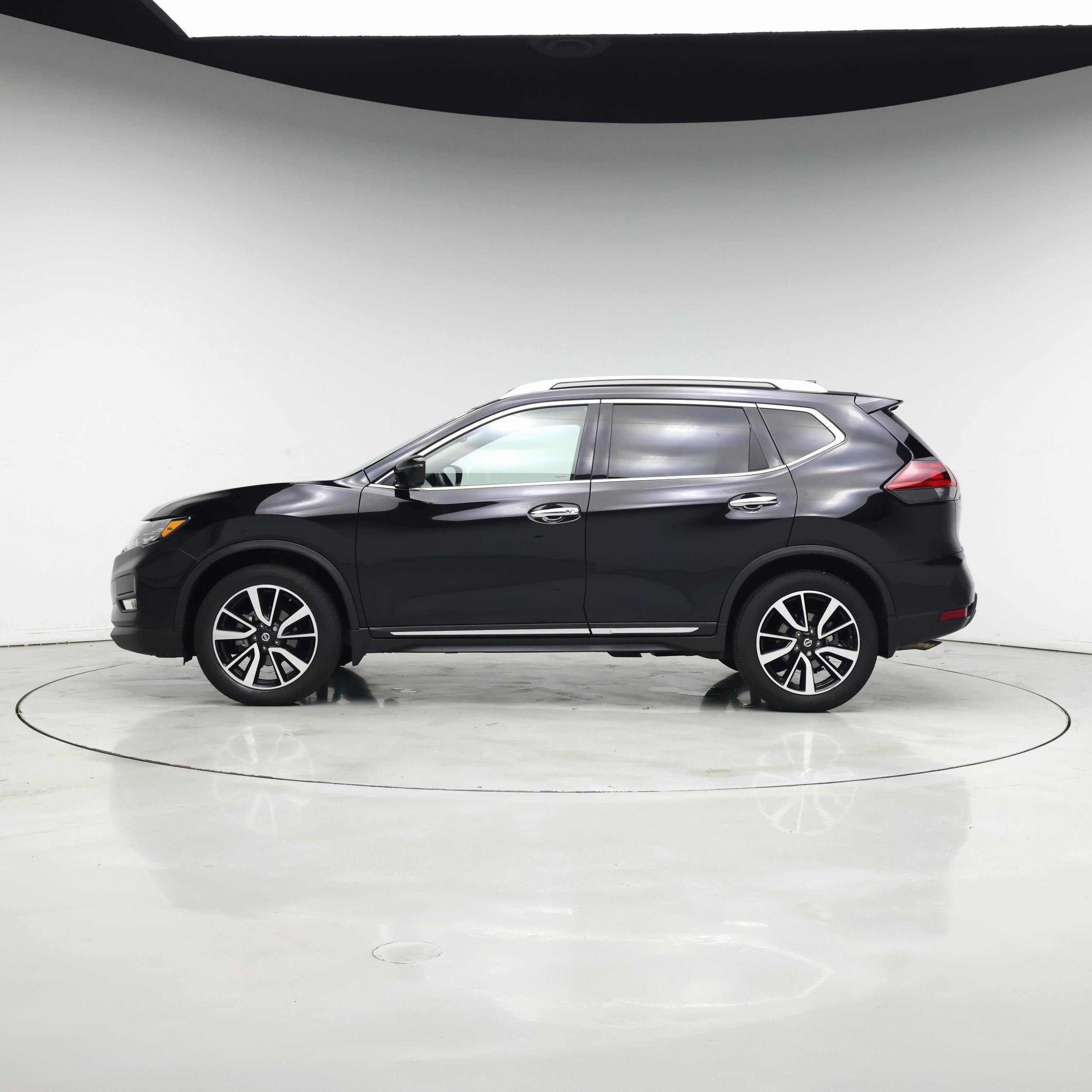Thumbnail: 2018 Nissan Rogue - 3
