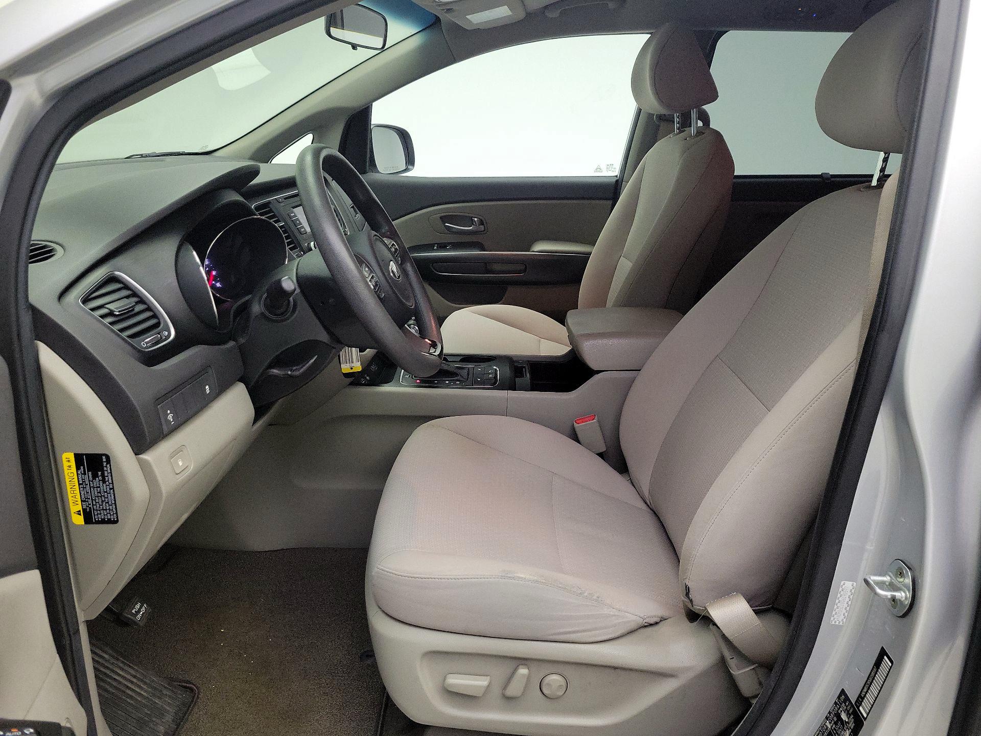 Thumbnail: 2016 Kia Sedona - 11
