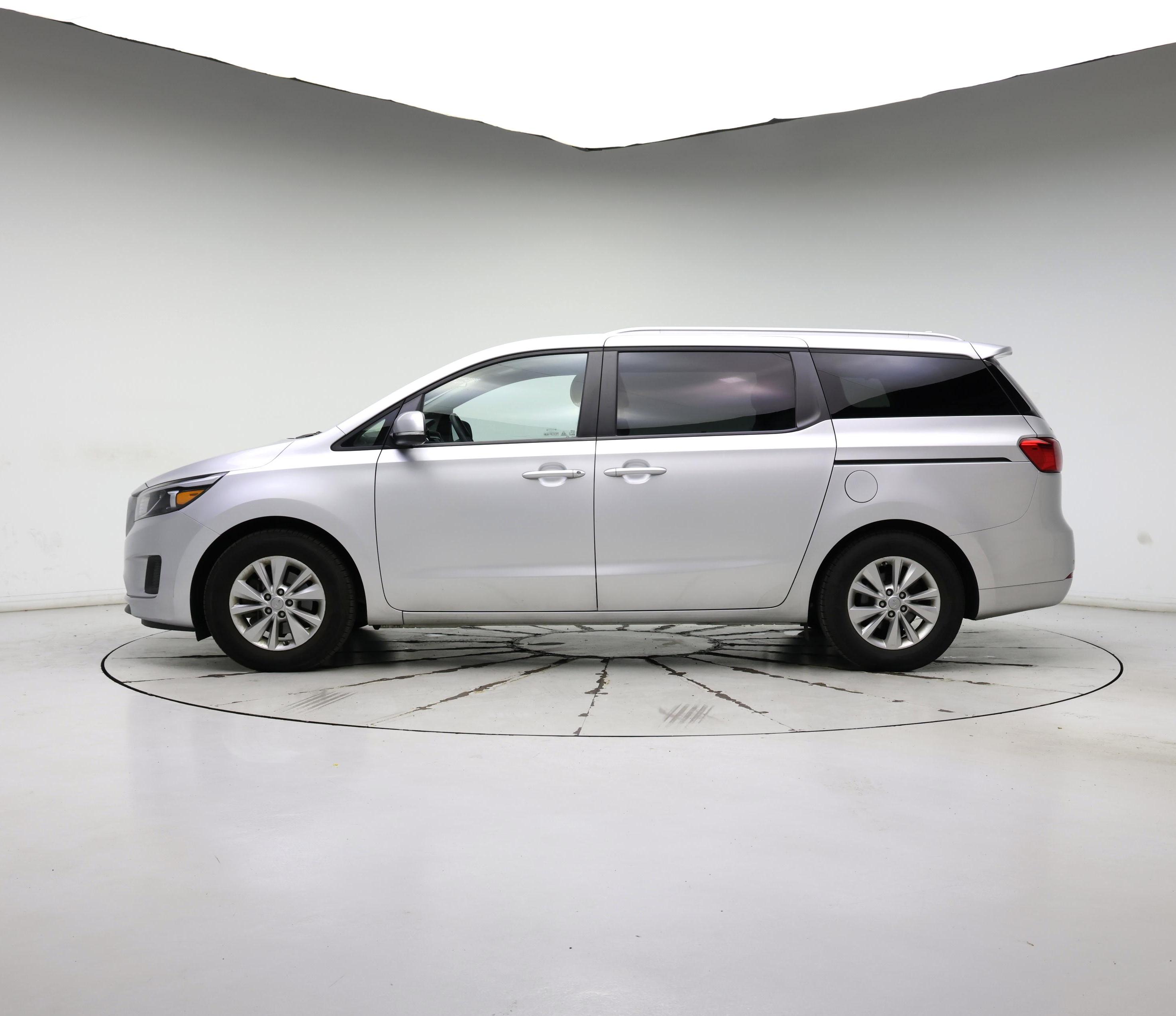 Thumbnail: 2016 Kia Sedona - 3