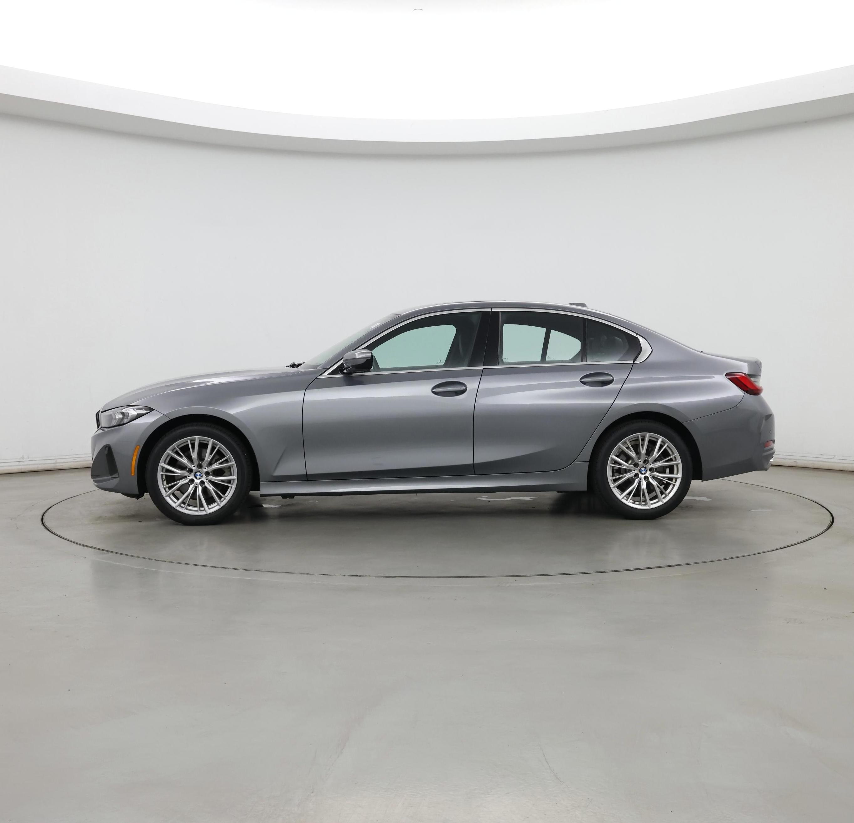 Thumbnail: 2024 BMW 3 Series - 3