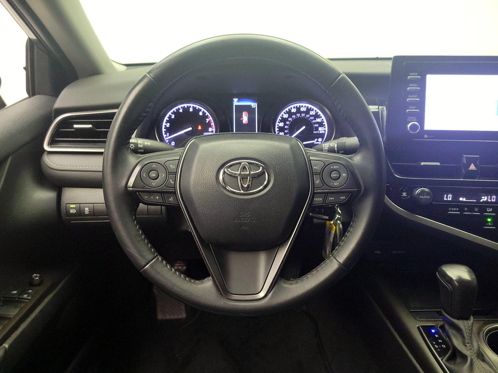 Thumbnail: 2022 Toyota Camry - 10