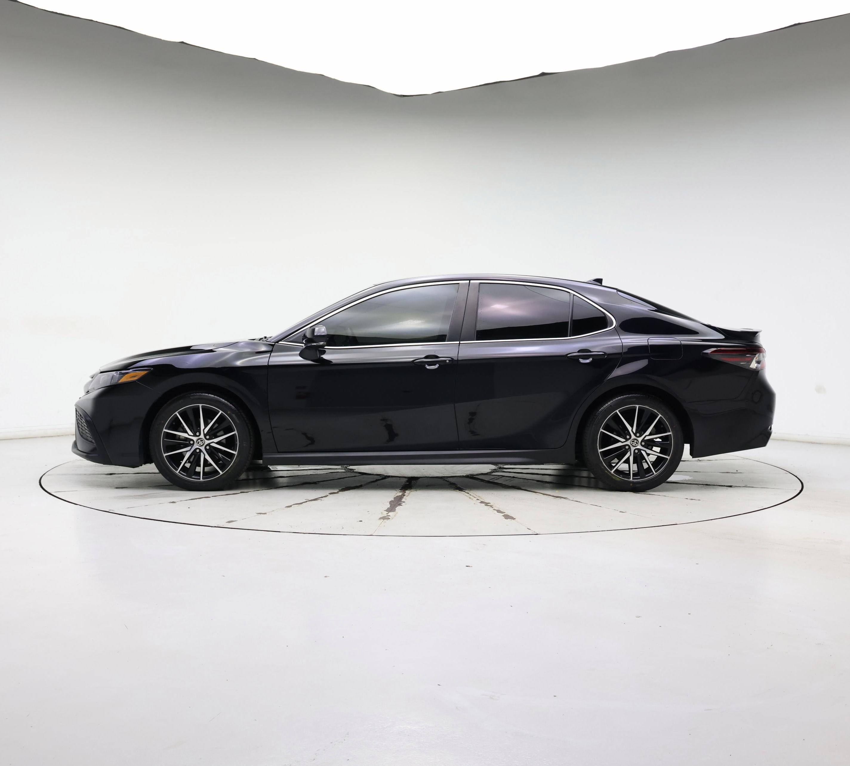Thumbnail: 2022 Toyota Camry - 3