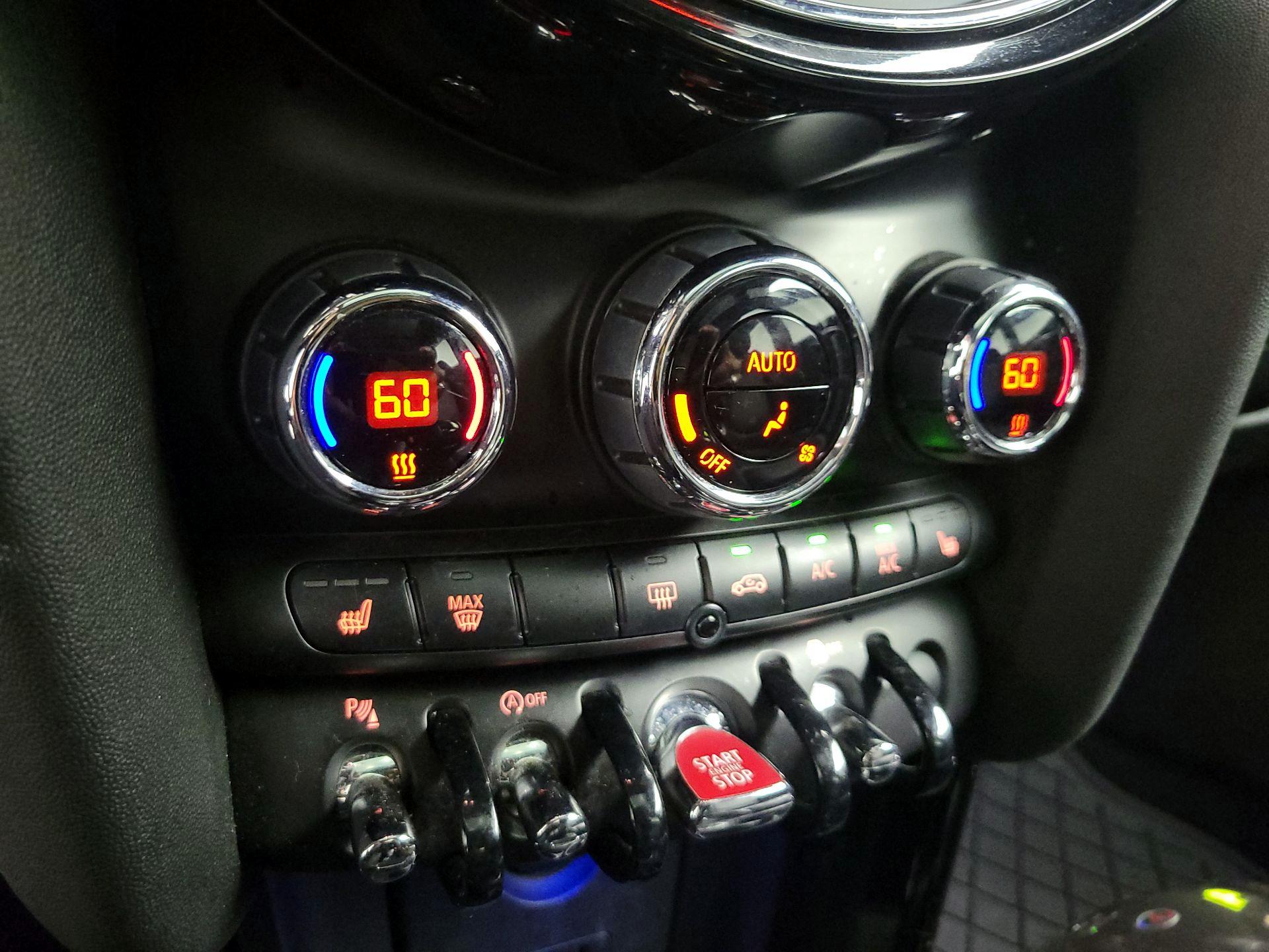 Thumbnail: 2019 MINI Cooper Hardtop - 16