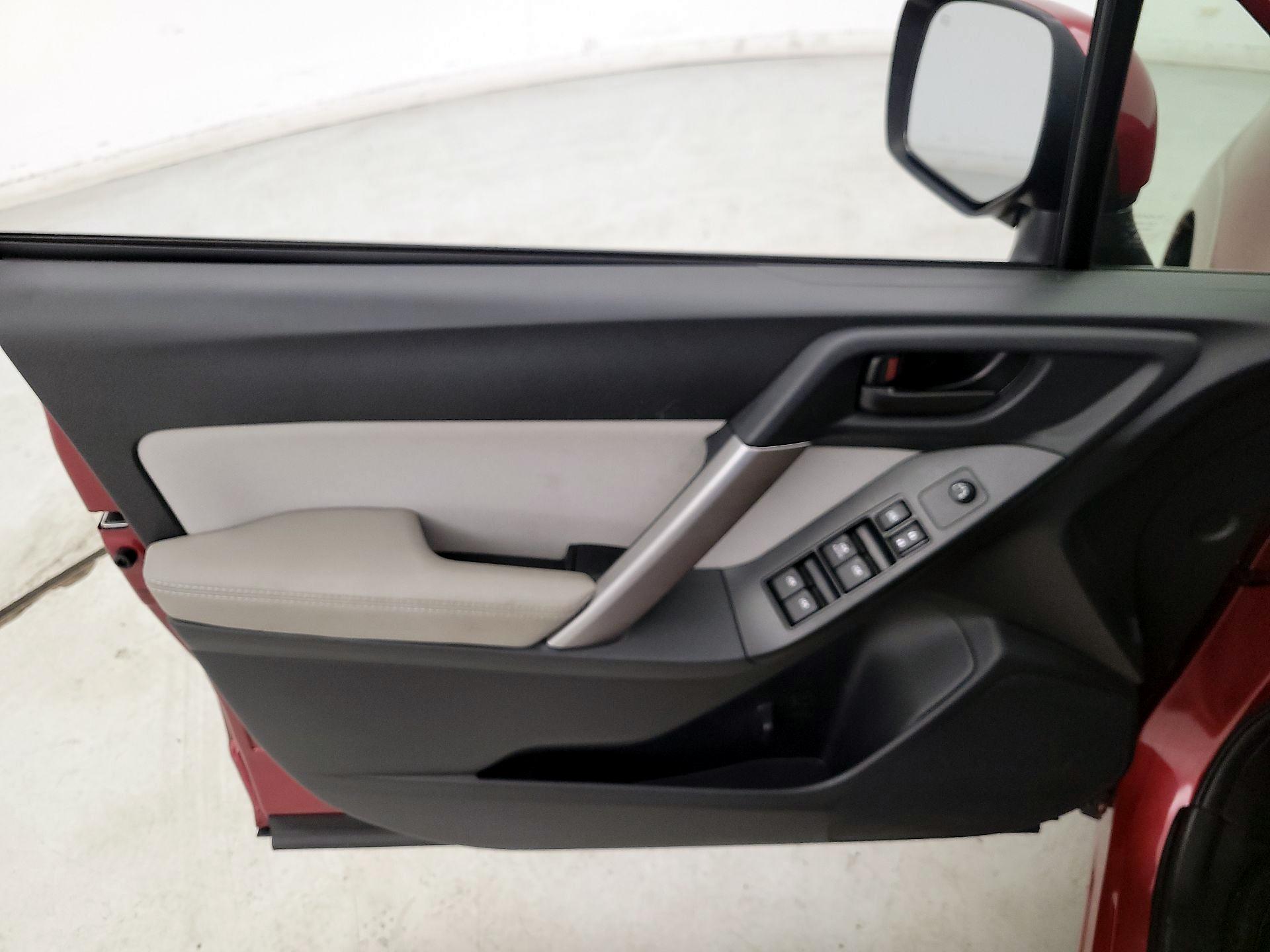 Thumbnail: 2016 Subaru Forester - 12