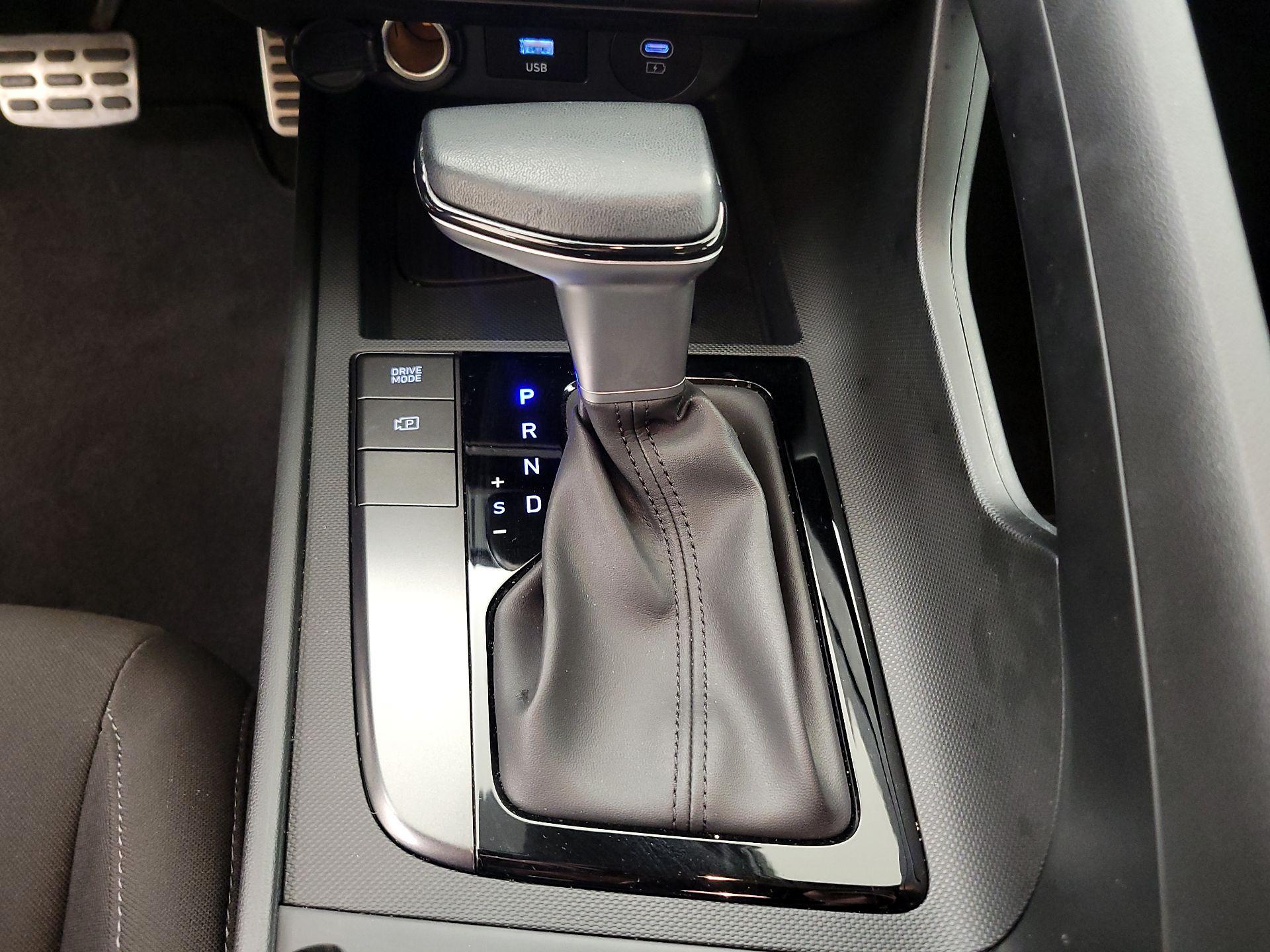Thumbnail: 2025 Hyundai Elantra - 17