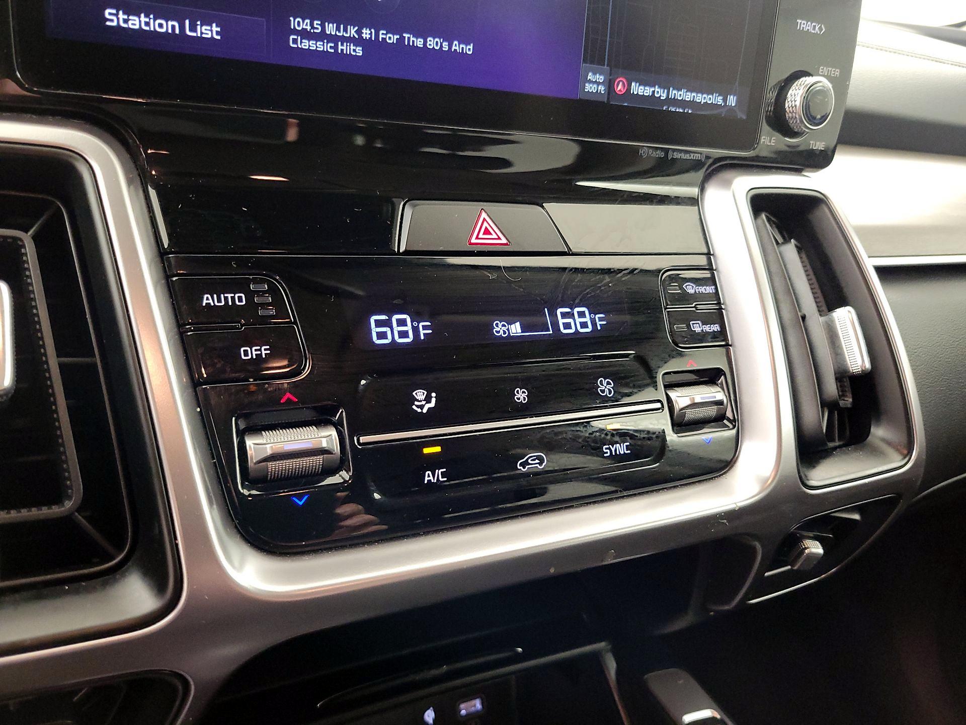 Thumbnail: 2023 Kia Sorento - 17