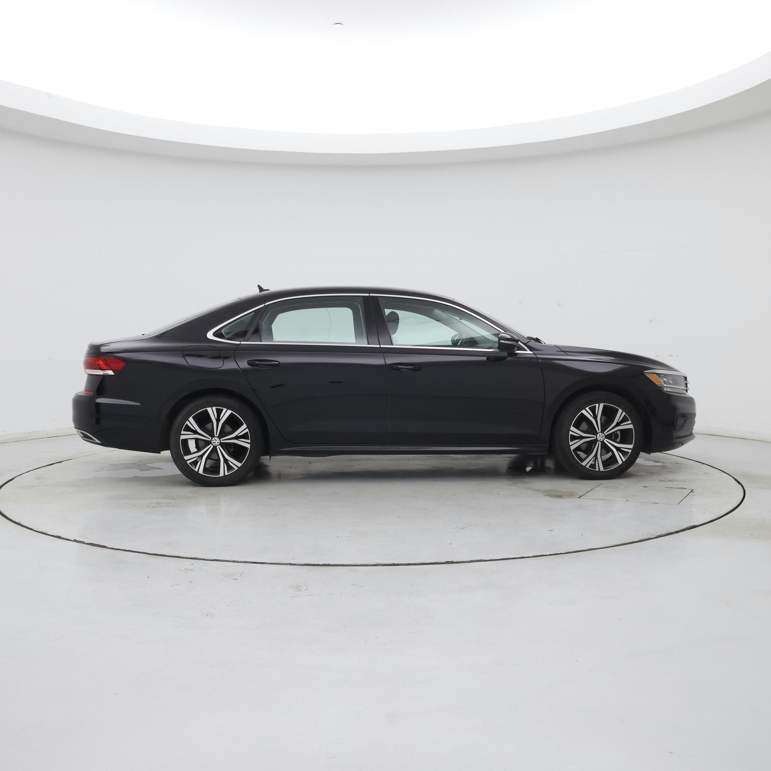 Thumbnail: 2022 Volkswagen Passat - 7