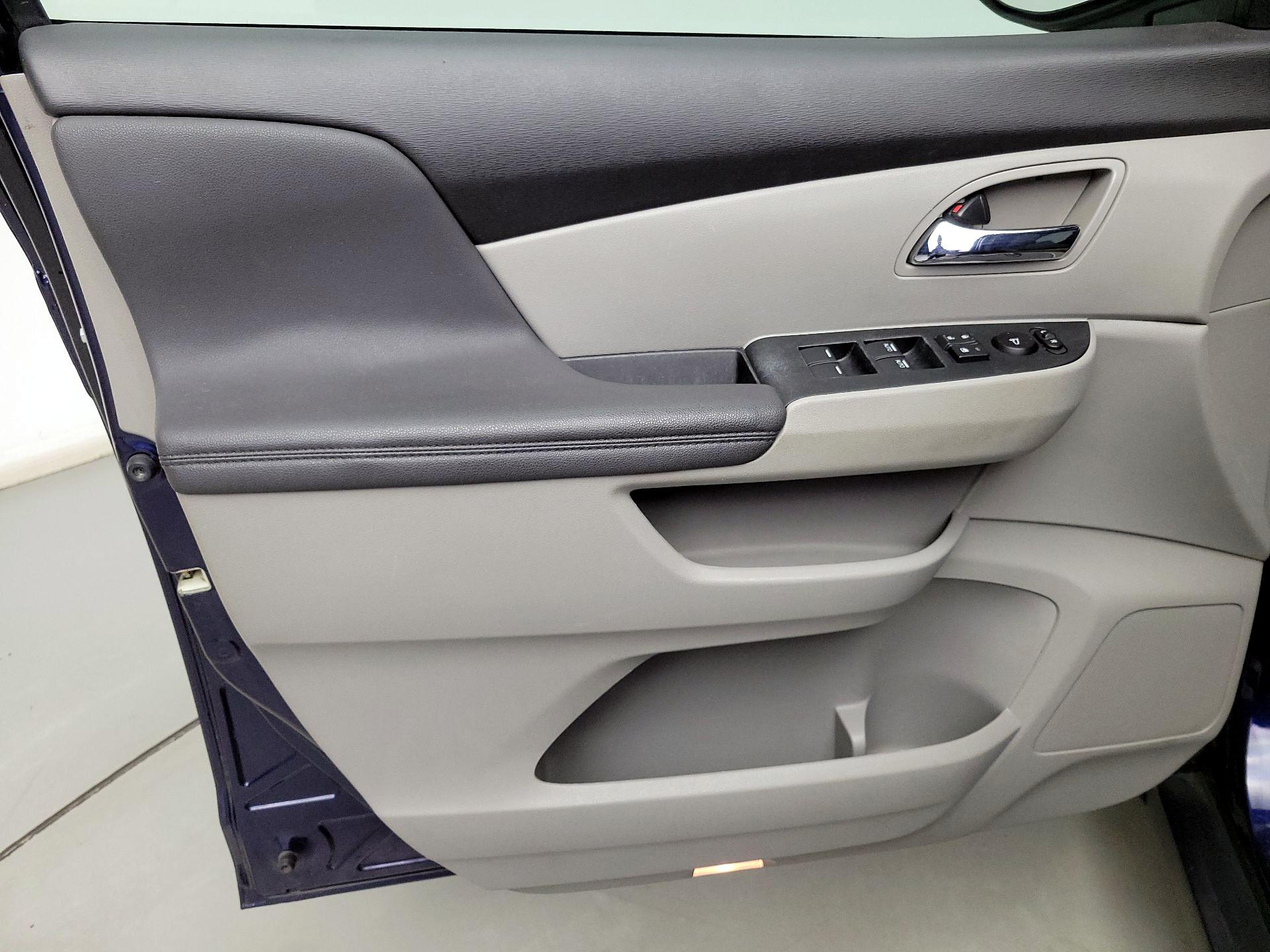 Thumbnail: 2015 Honda Odyssey - 12