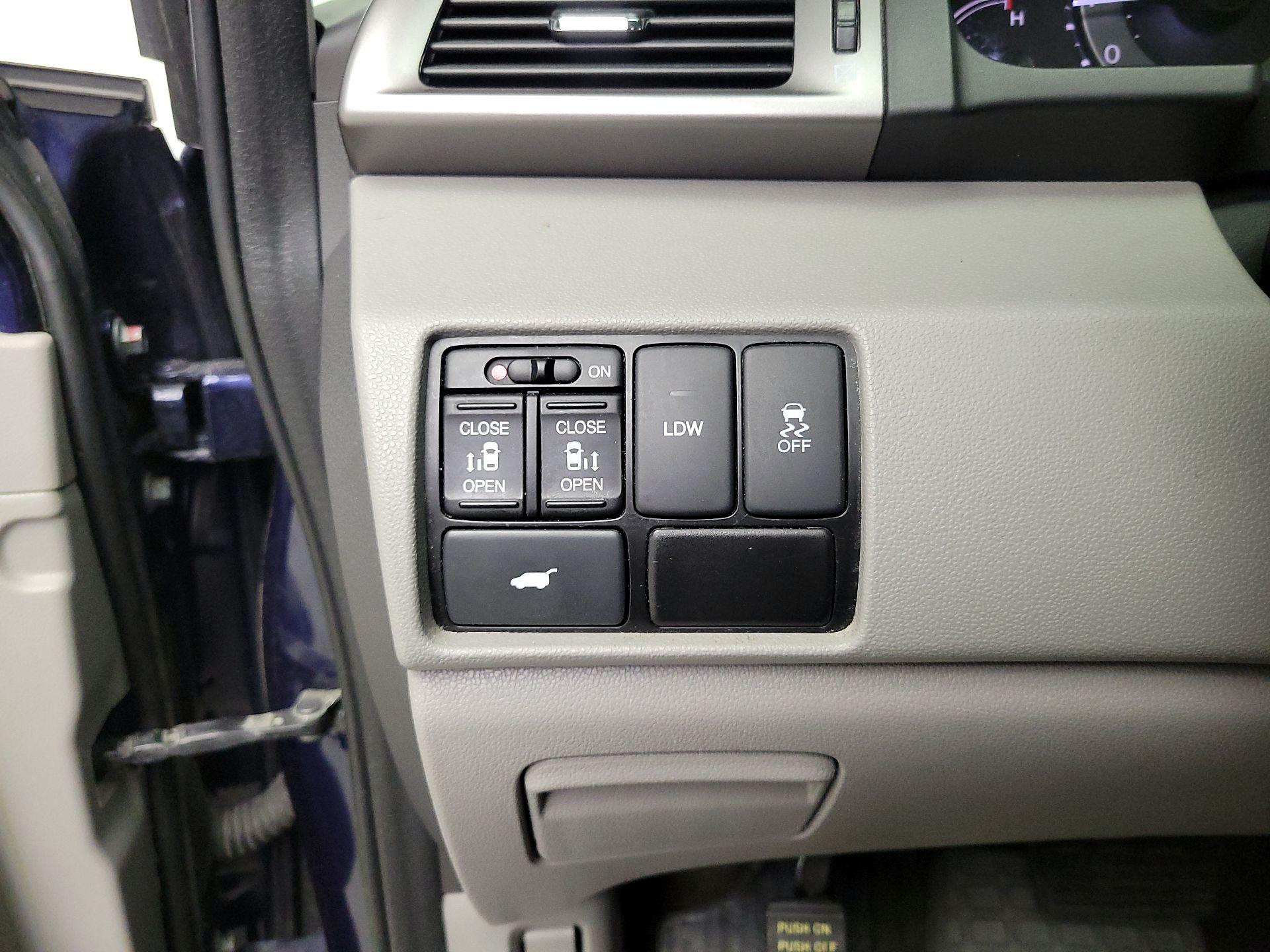 Thumbnail: 2015 Honda Odyssey - 13
