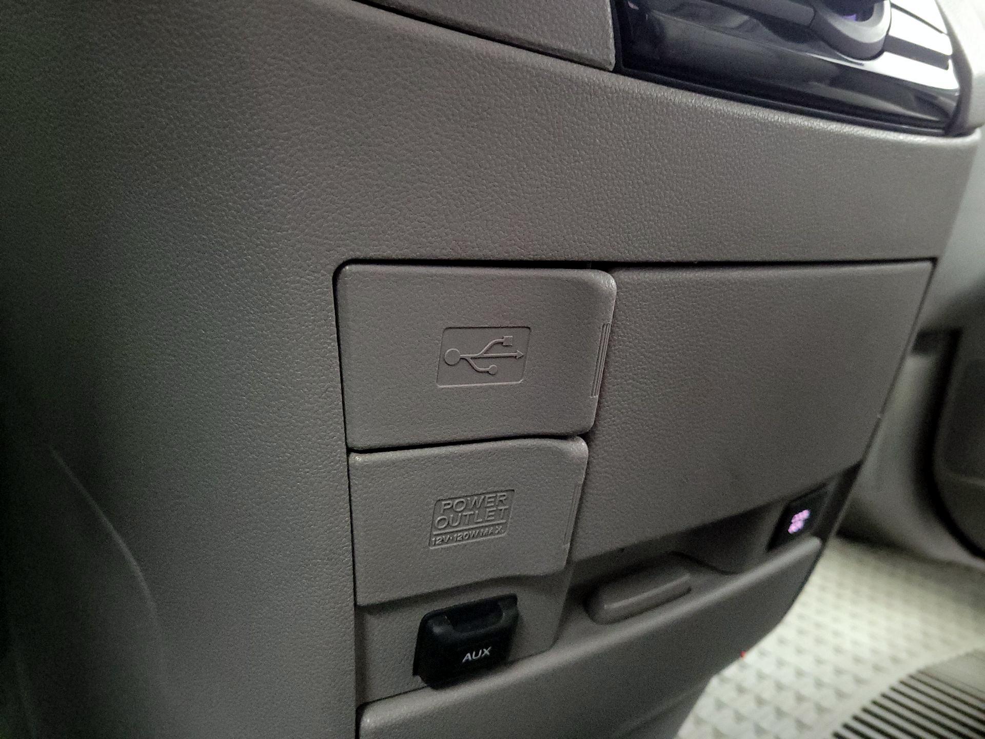 Thumbnail: 2015 Honda Odyssey - 19
