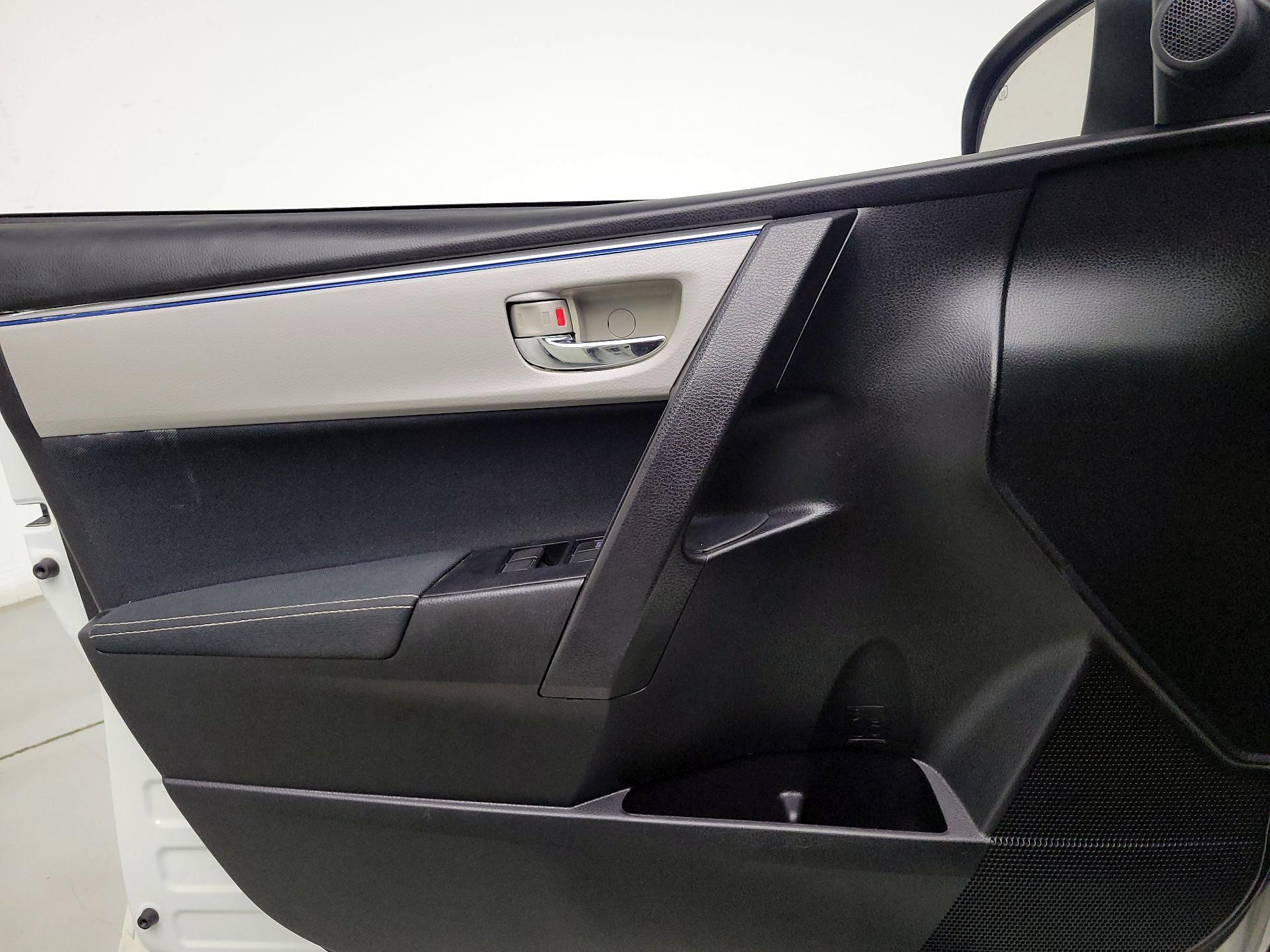 Thumbnail: 2016 Toyota Corolla - 12