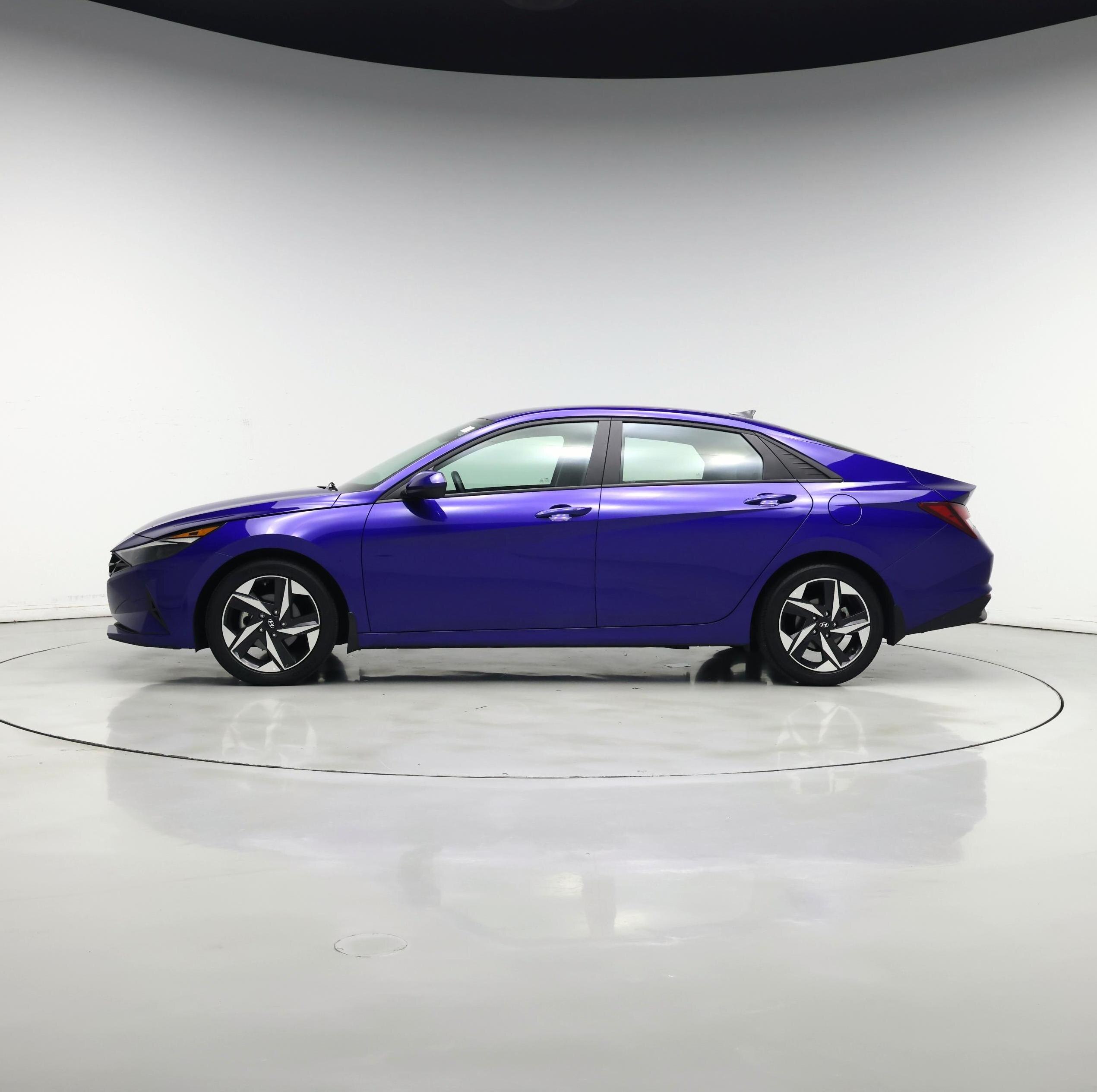 Thumbnail: 2023 Hyundai Elantra - 3