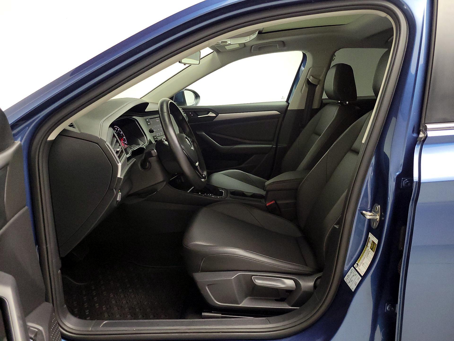 Thumbnail: 2019 Volkswagen Jetta - 11