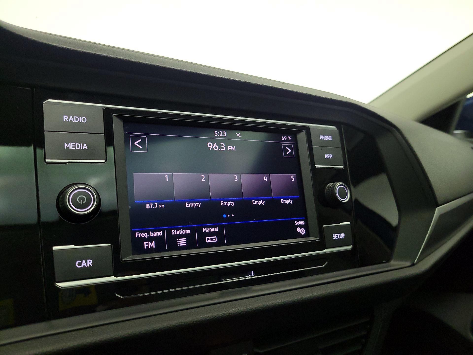 Thumbnail: 2019 Volkswagen Jetta - 15