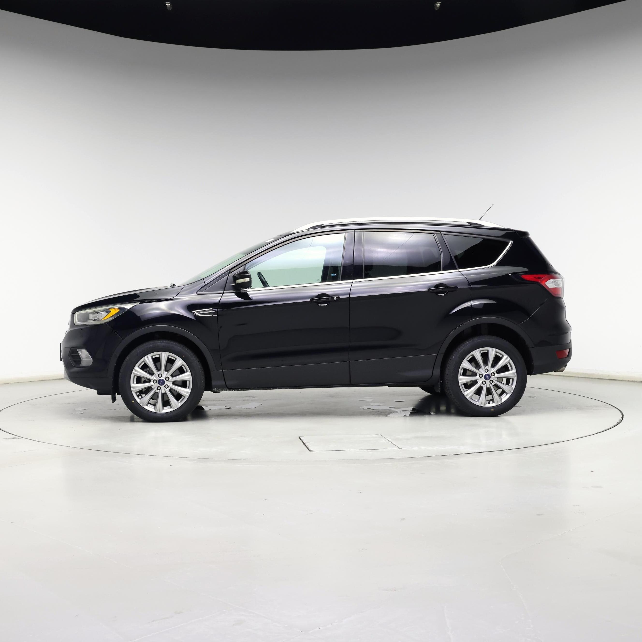 Thumbnail: 2017 Ford Escape - 3