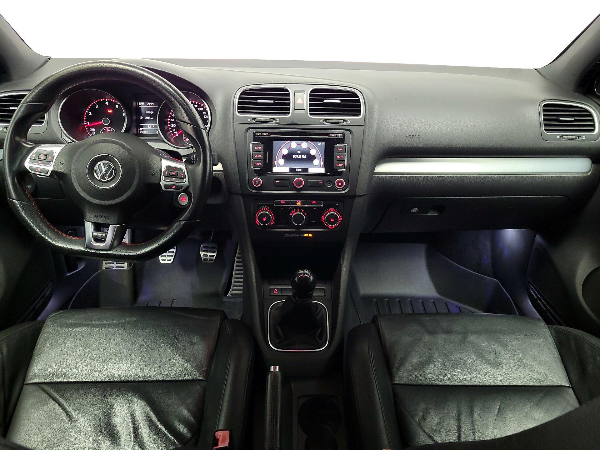 Thumbnail: 2013 Volkswagen Golf - 9