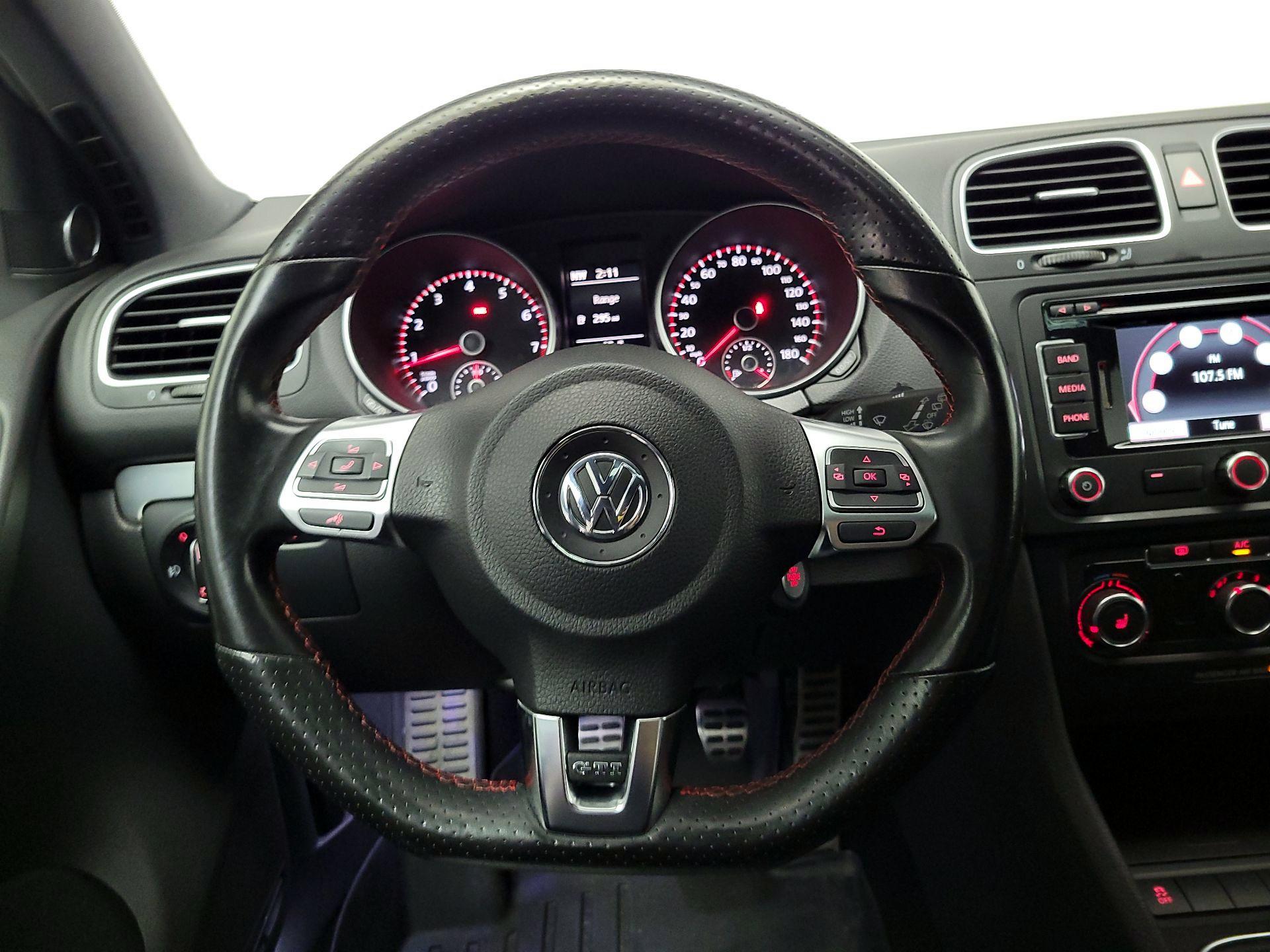 Thumbnail: 2013 Volkswagen Golf - 10