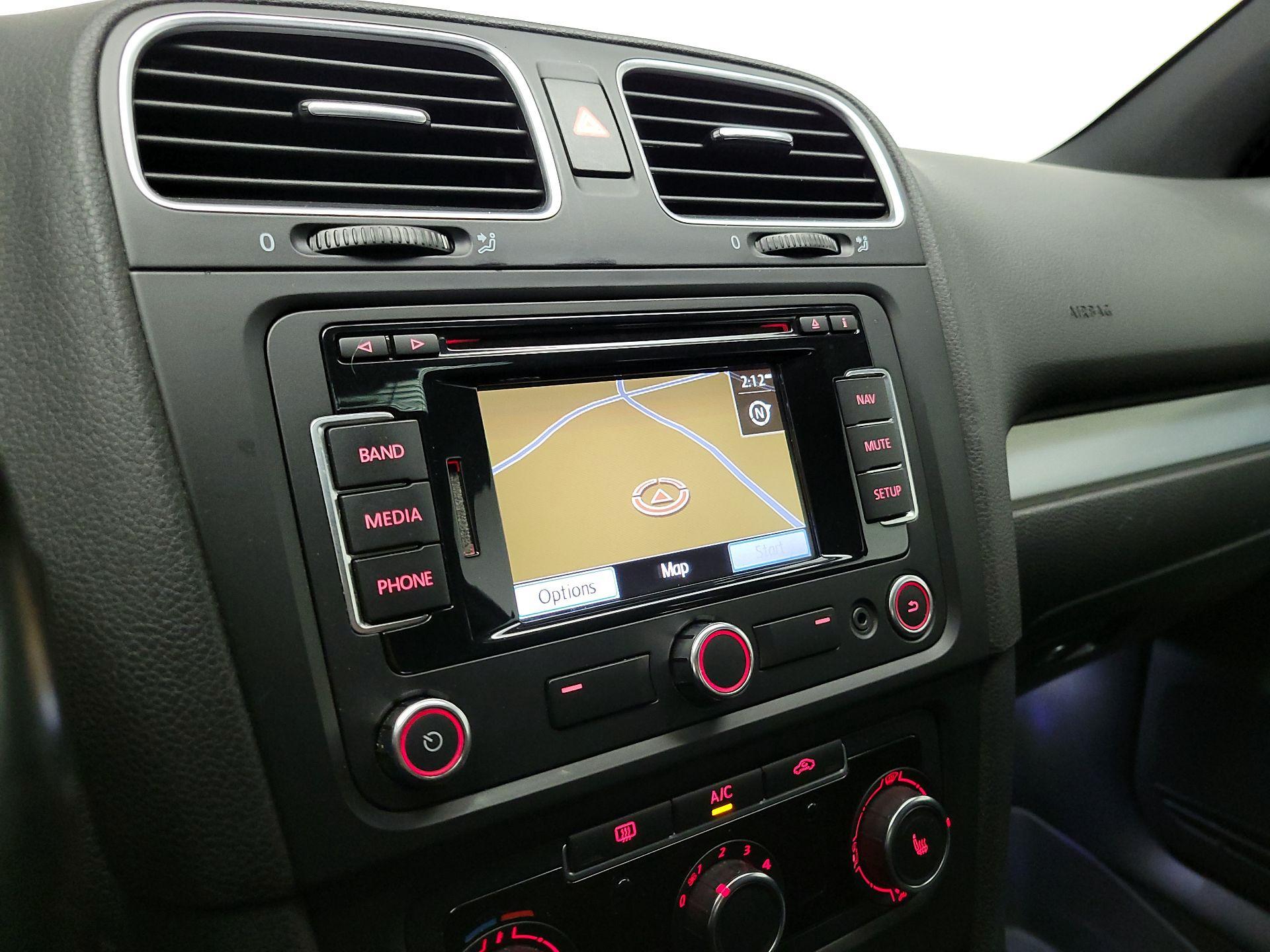 Thumbnail: 2013 Volkswagen Golf - 14
