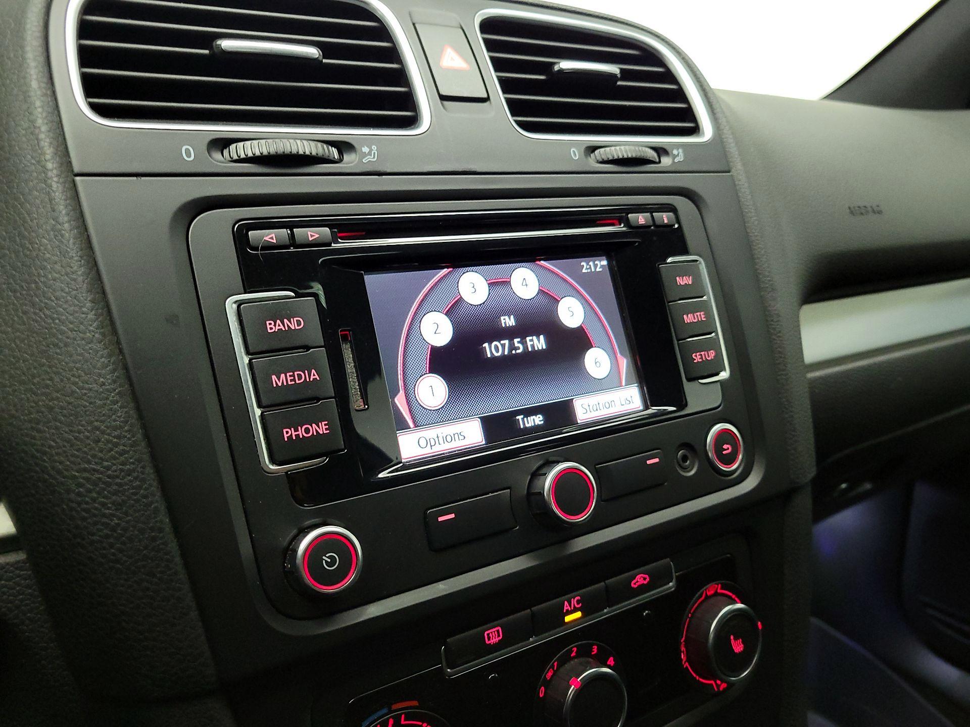 Thumbnail: 2013 Volkswagen Golf - 15