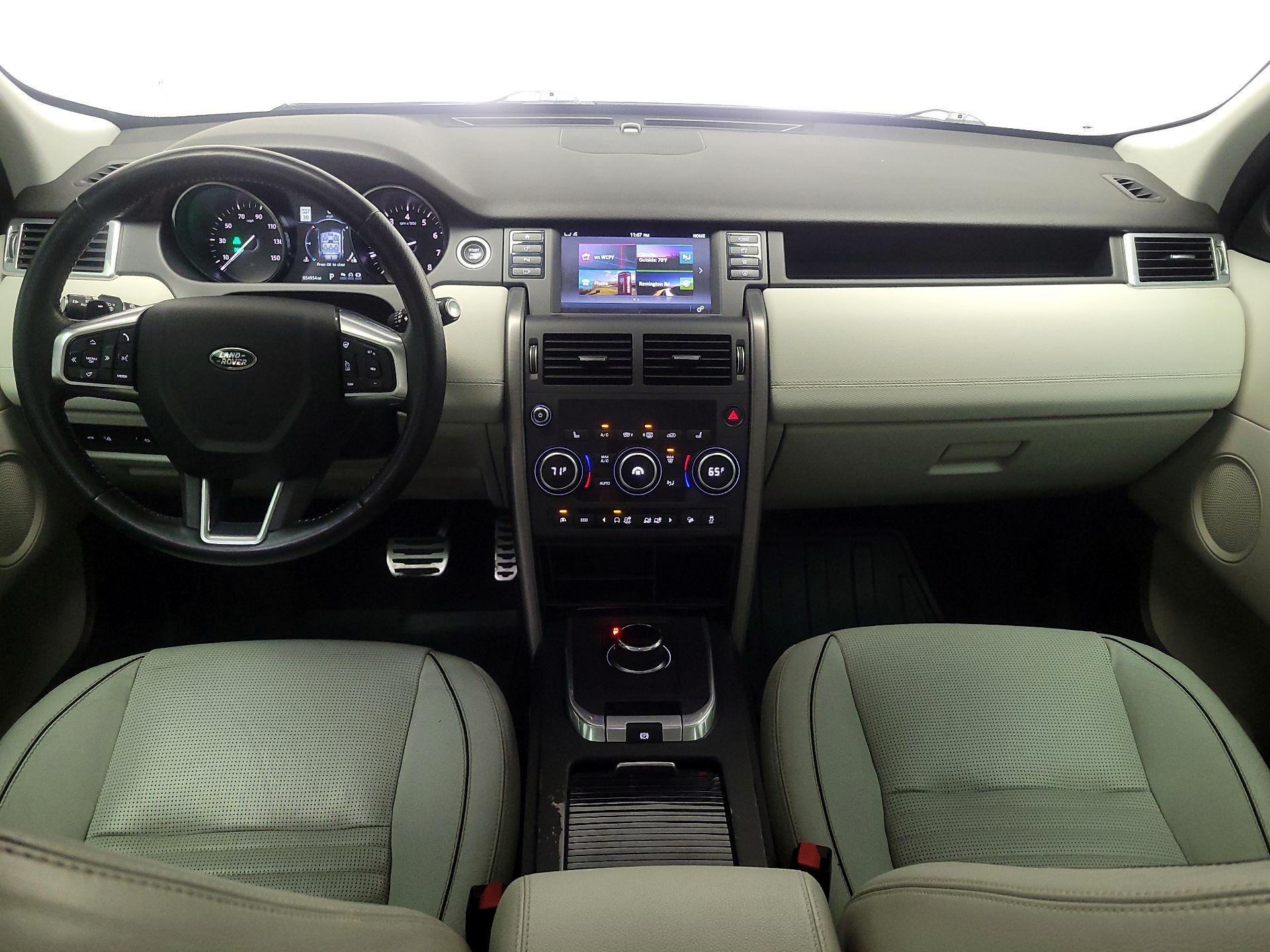 Thumbnail: 2017 Land Rover Discovery Sport - 9