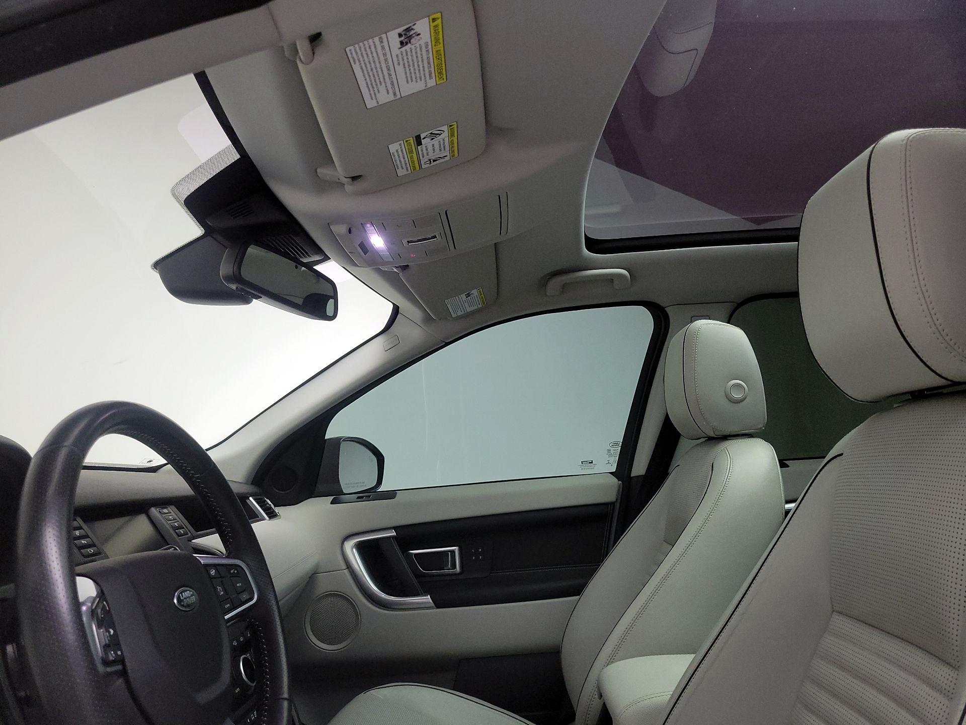 Thumbnail: 2017 Land Rover Discovery Sport - 20