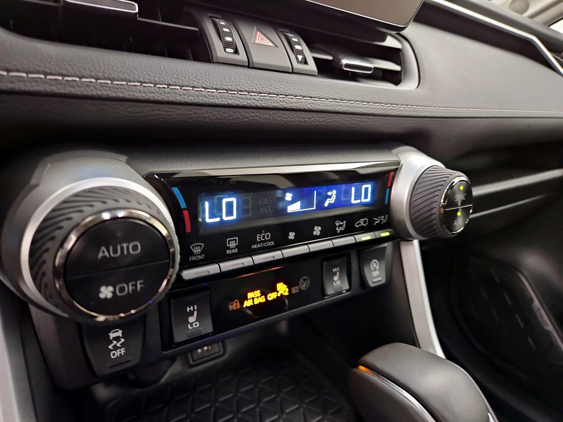 Thumbnail: 2025 Toyota RAV4 - 17