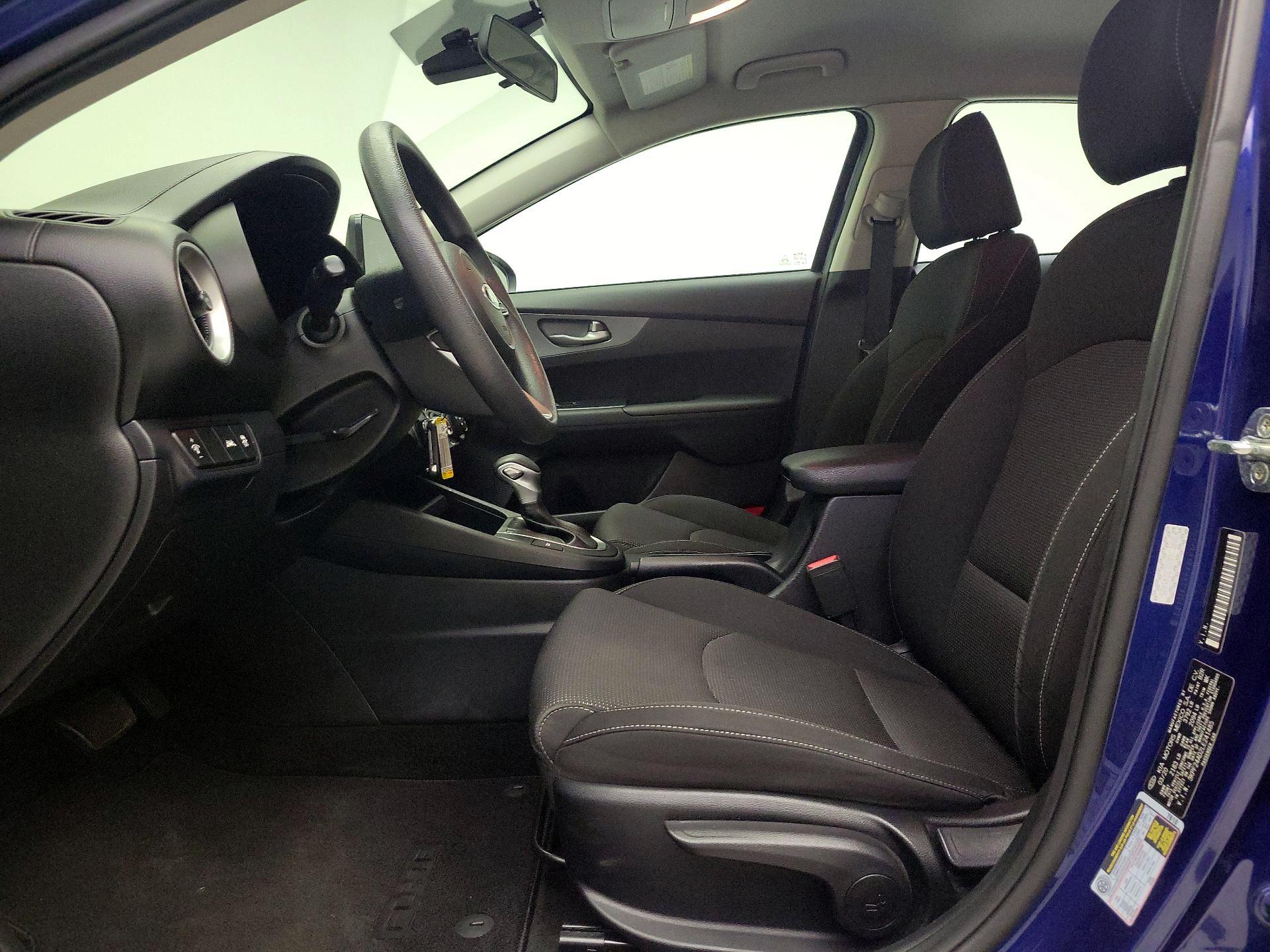 Thumbnail: 2020 Kia Forte - 11