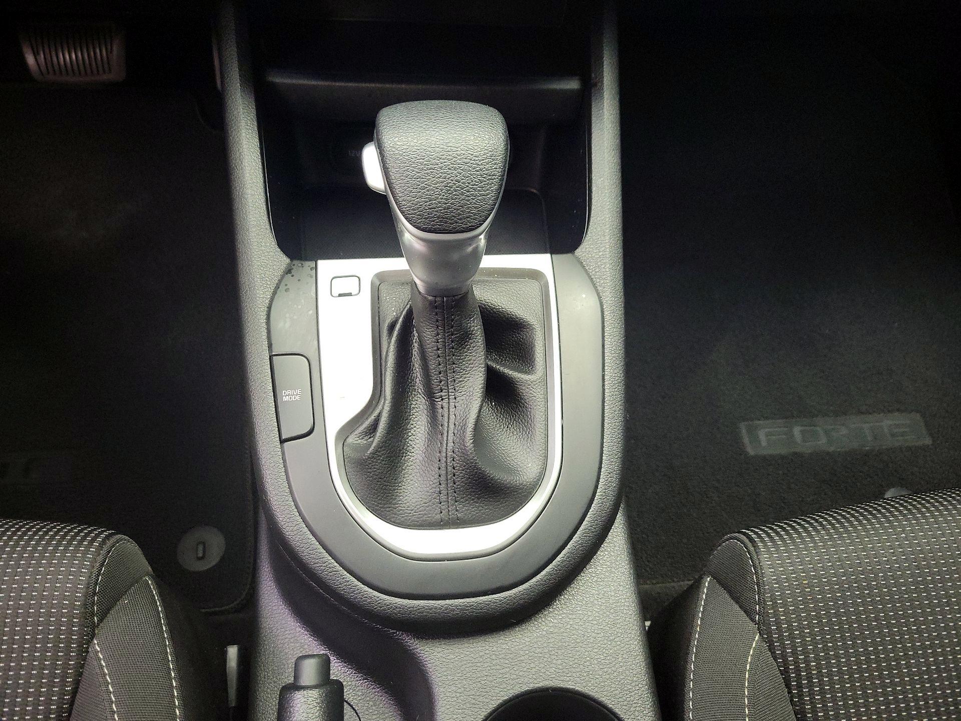 Thumbnail: 2020 Kia Forte - 17