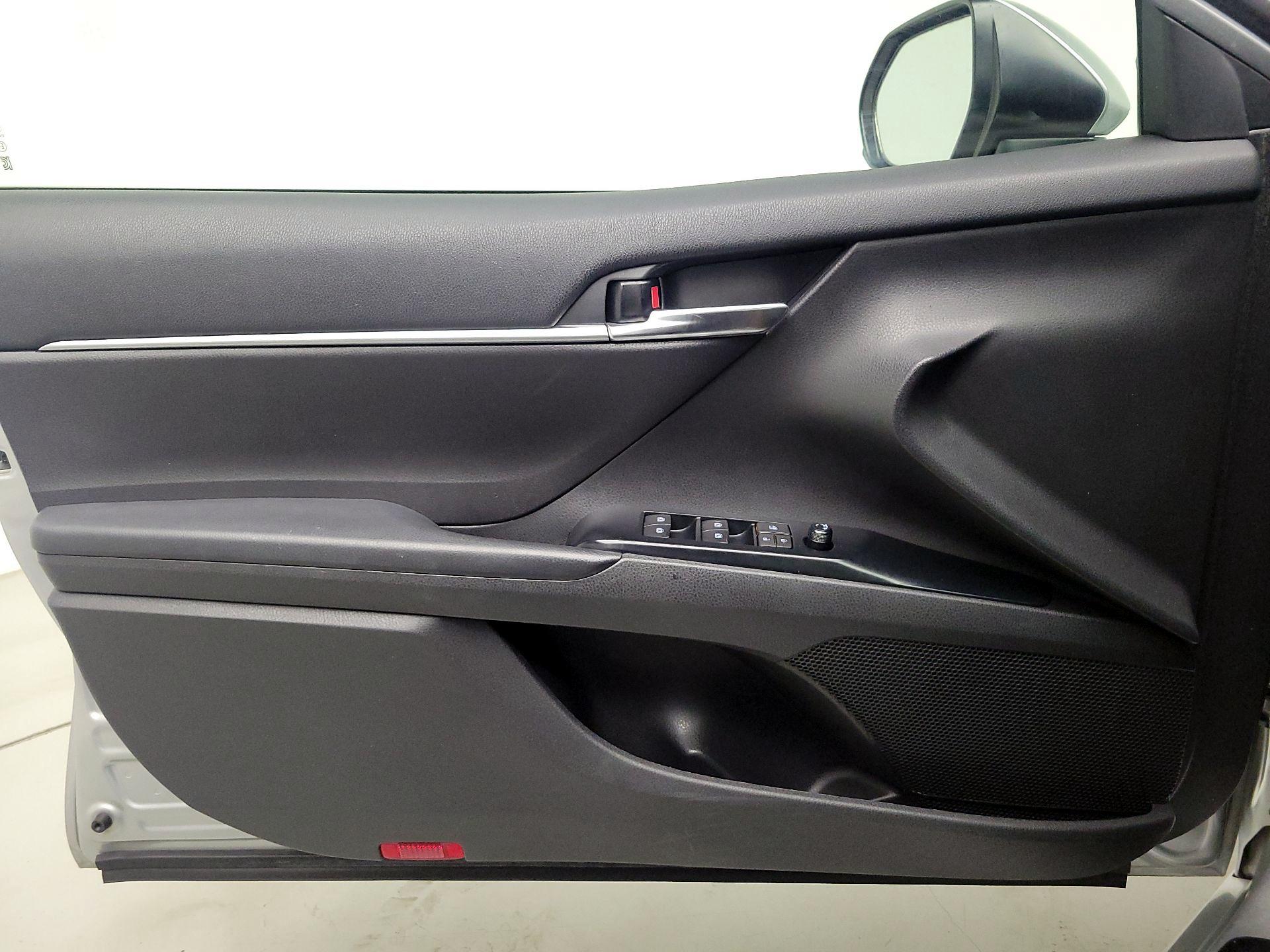 Thumbnail: 2020 Toyota Camry - 12