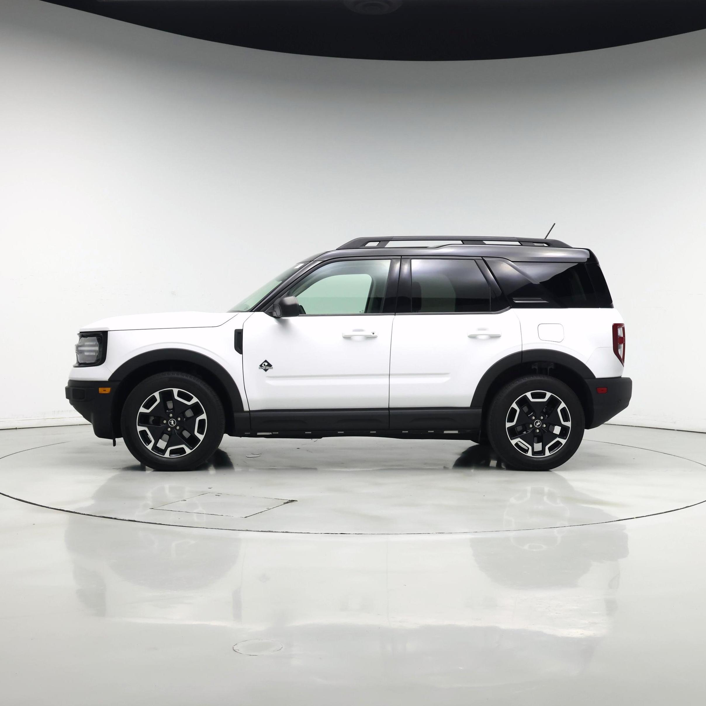 Thumbnail: 2022 Ford Bronco Sport - 3