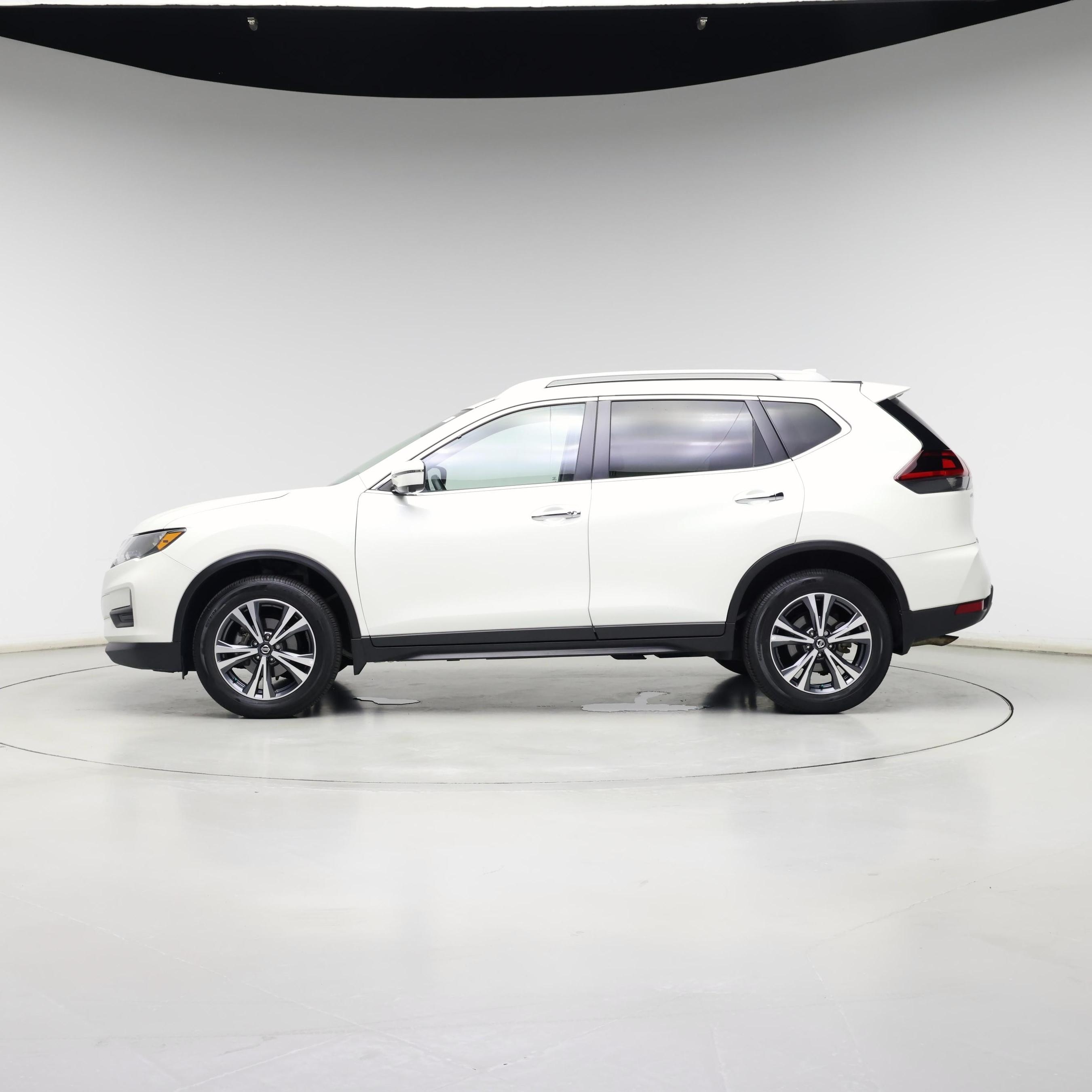 Thumbnail: 2019 Nissan Rogue - 3