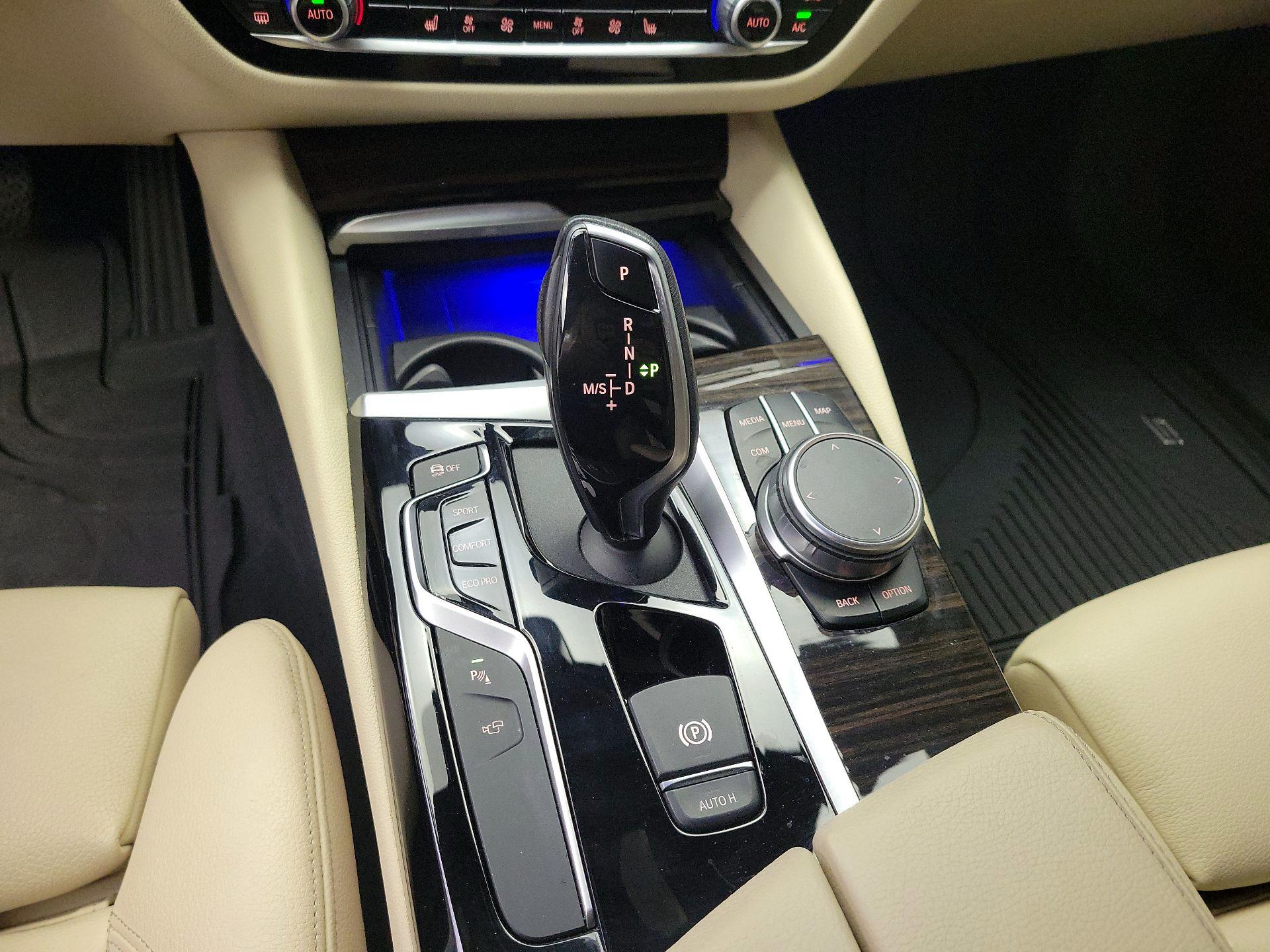 Thumbnail: 2020 BMW 5 Series - 18