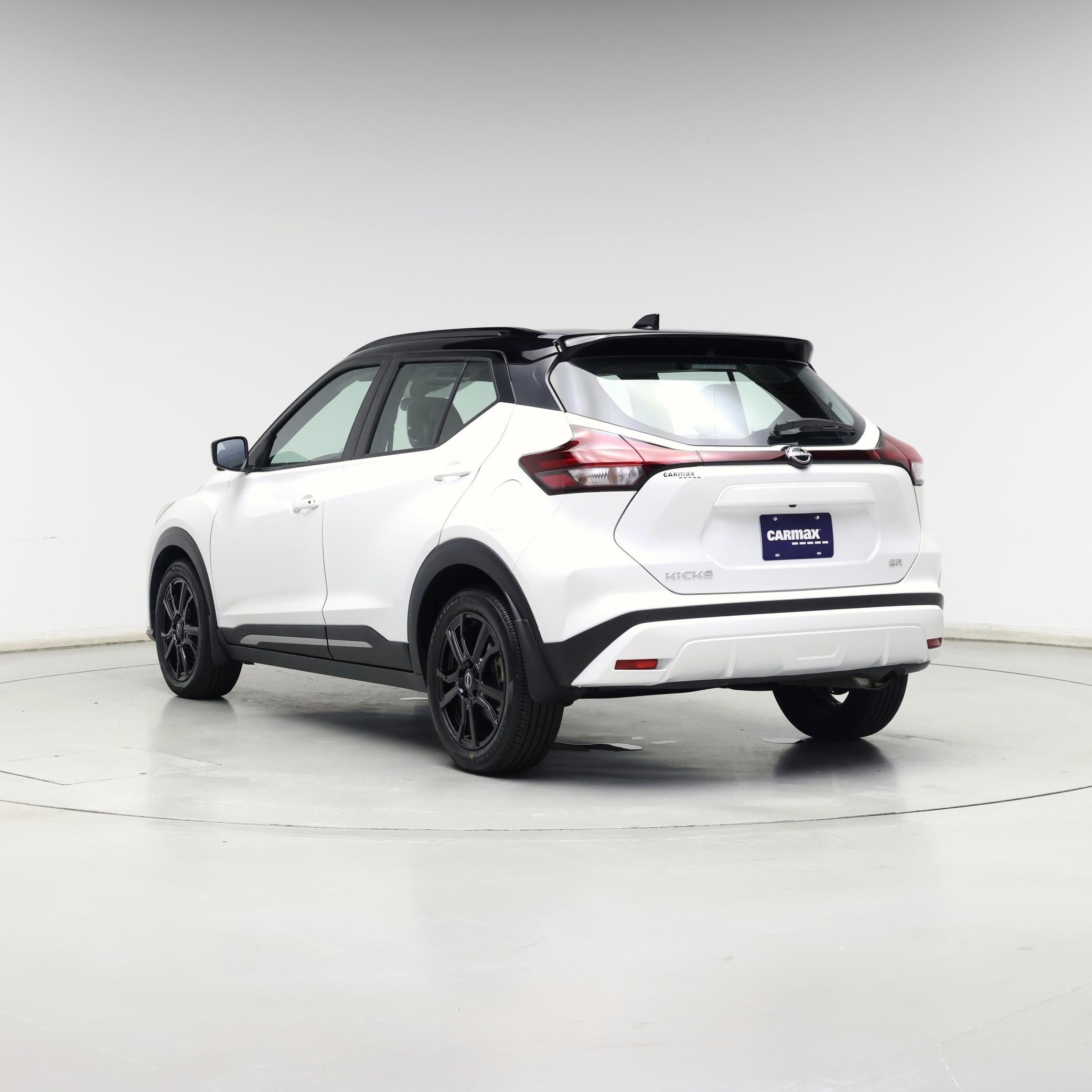 Thumbnail: 2023 Nissan Kicks - 2
