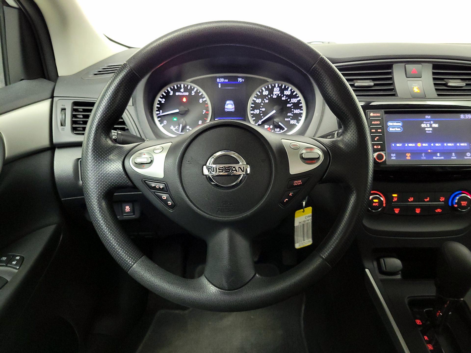 Thumbnail: 2019 Nissan Sentra - 10