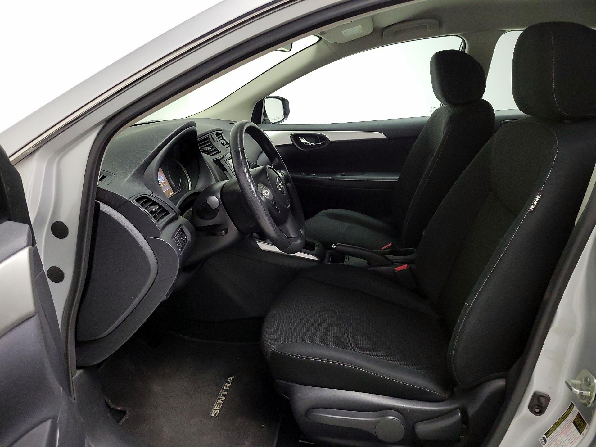 Thumbnail: 2019 Nissan Sentra - 11