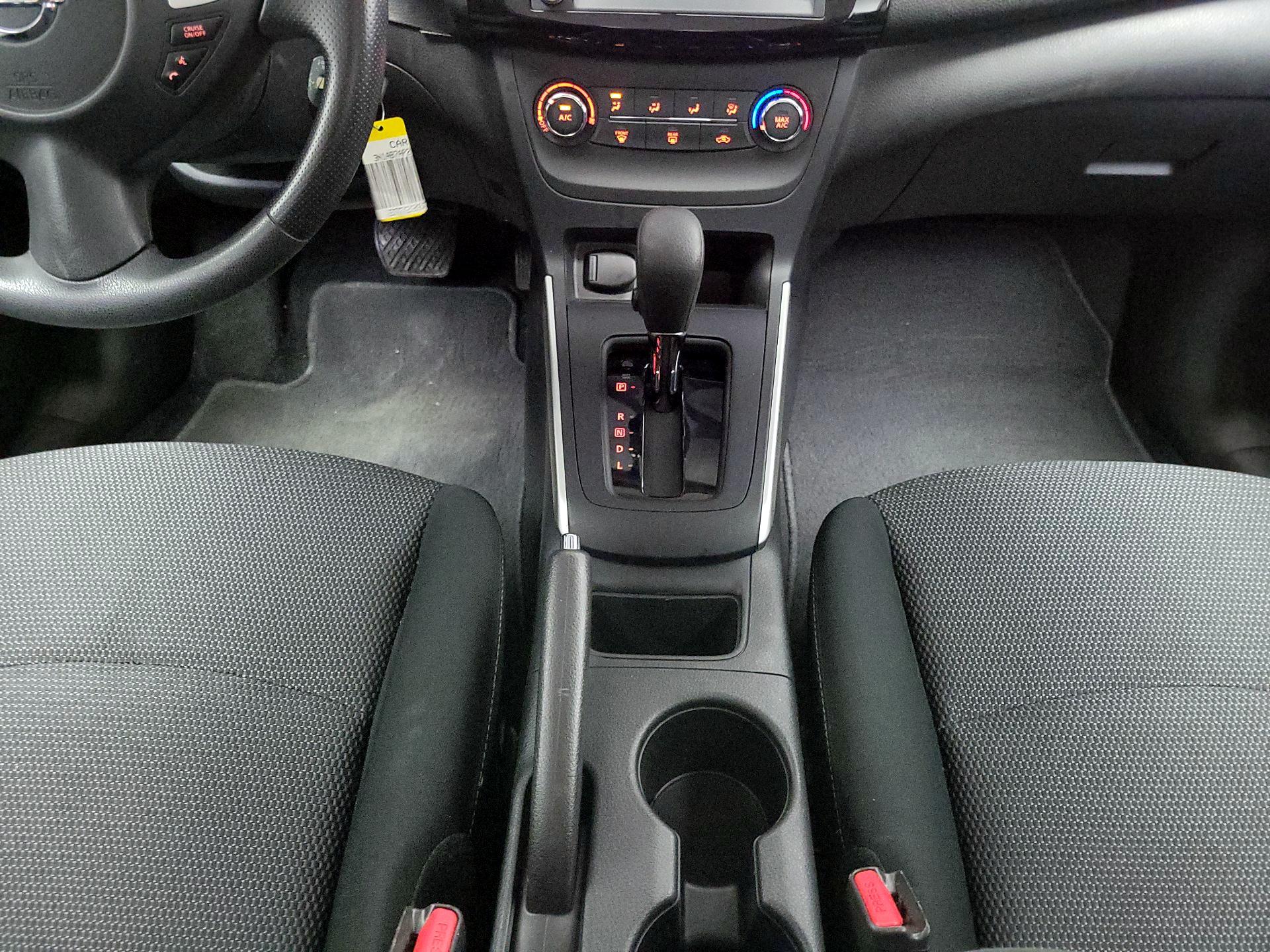 Thumbnail: 2019 Nissan Sentra - 17