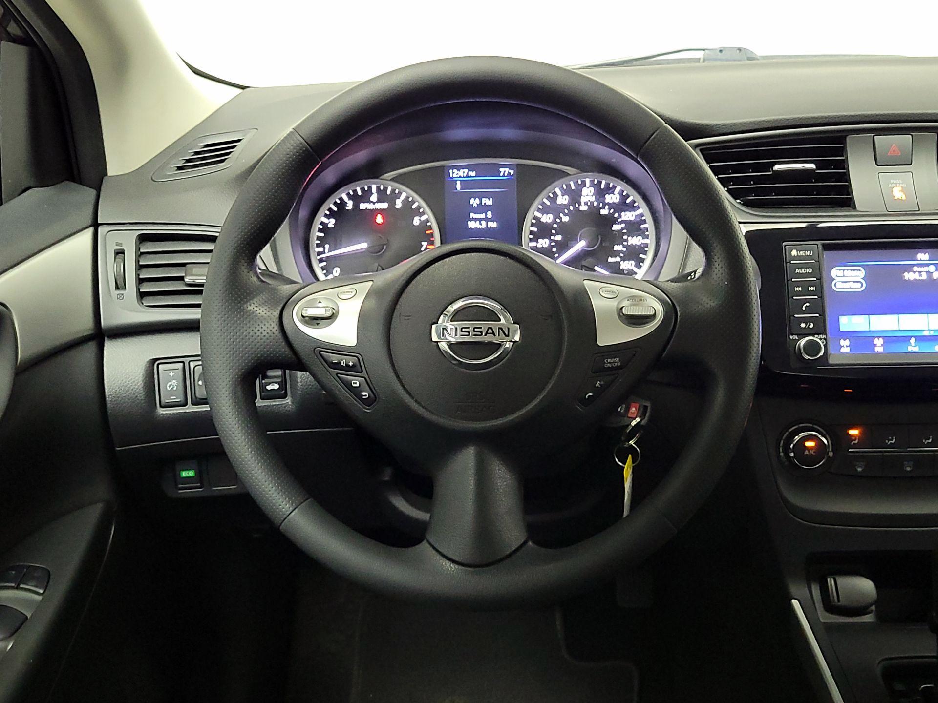 Thumbnail: 2019 Nissan Sentra - 10