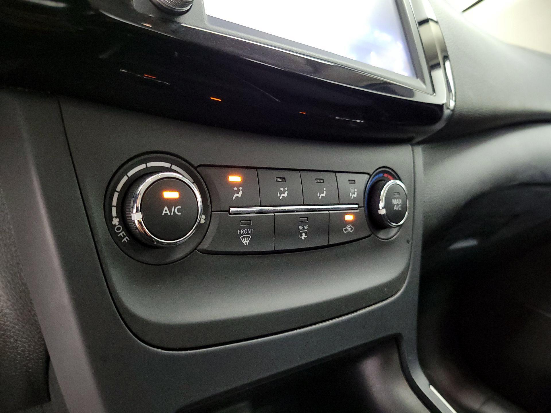 Thumbnail: 2019 Nissan Sentra - 16