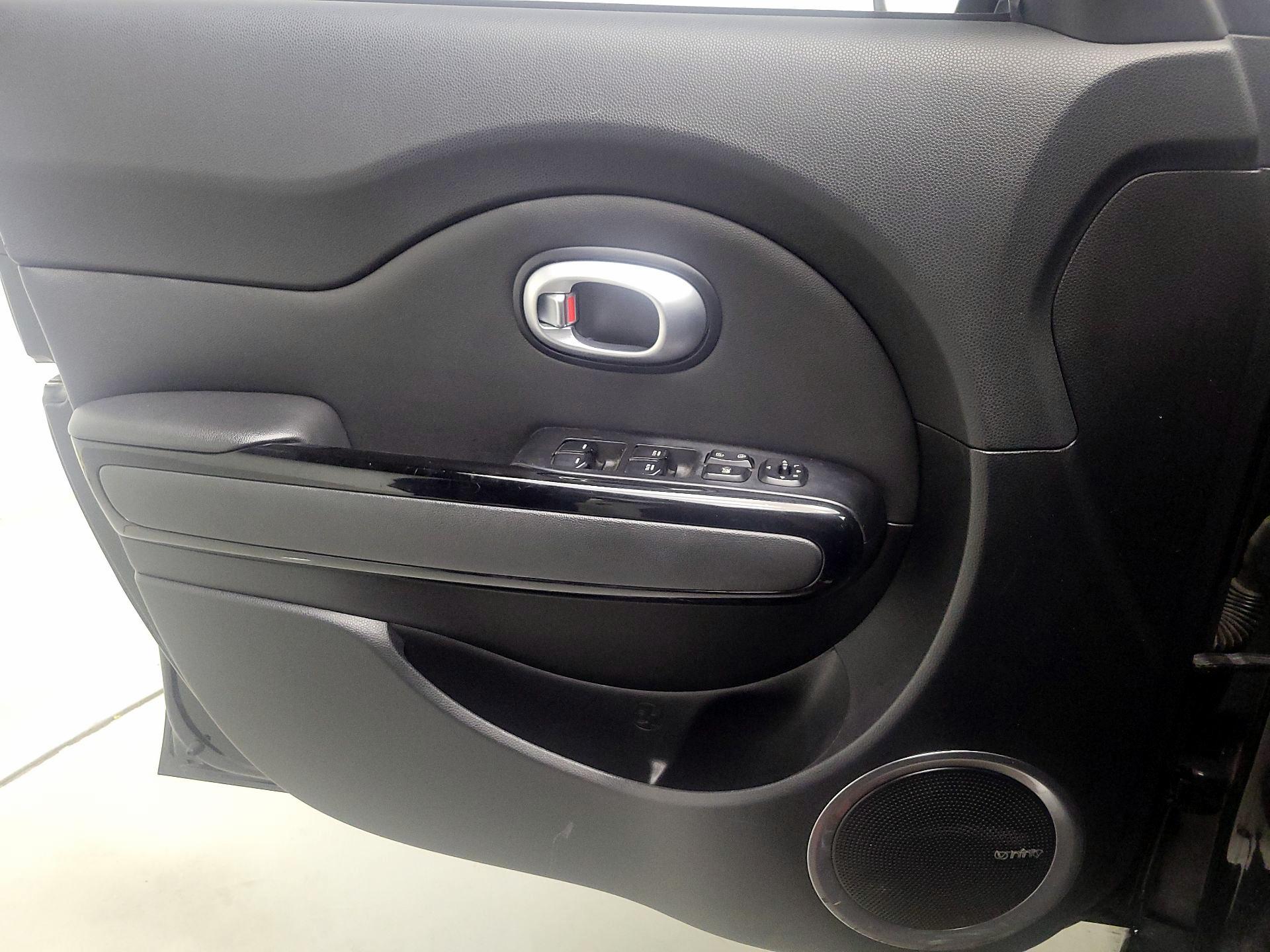 Thumbnail: 2015 Kia Soul - 12