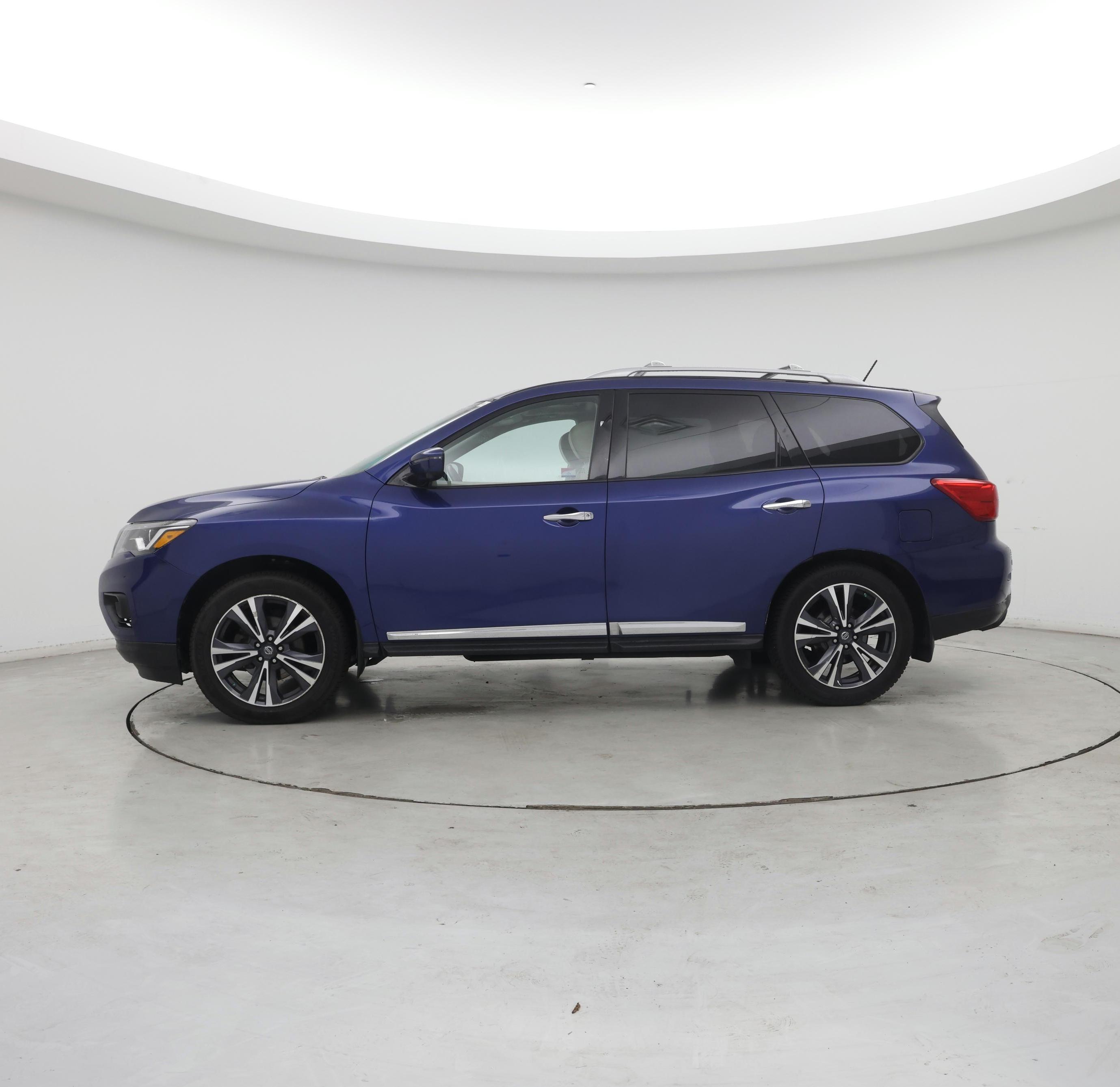 Thumbnail: 2018 Nissan Pathfinder - 3