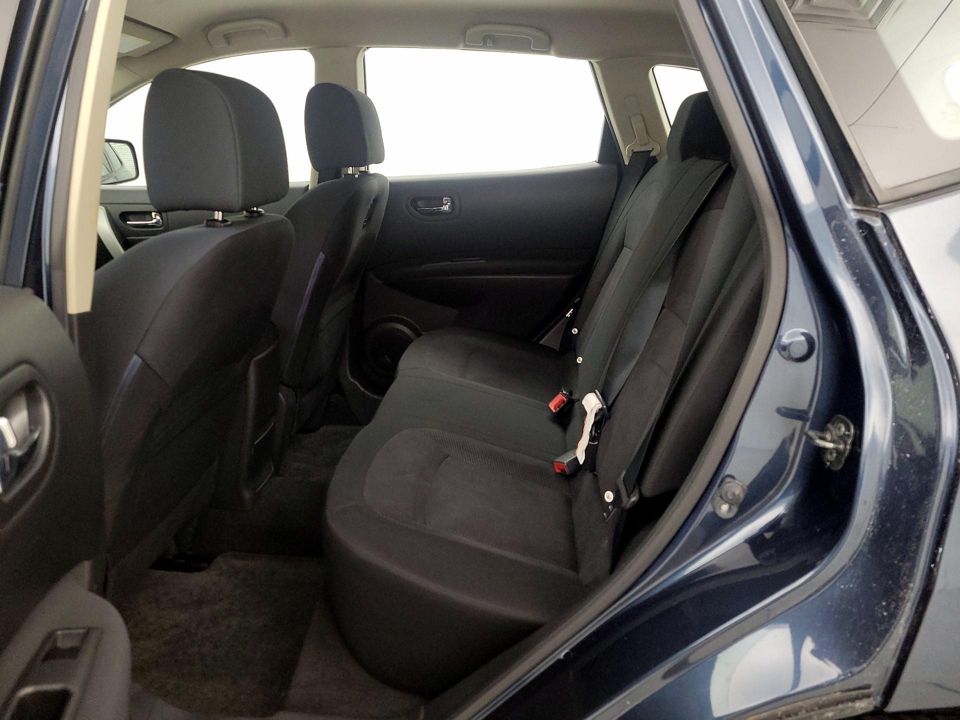 Thumbnail: 2015 Nissan Rogue - 19