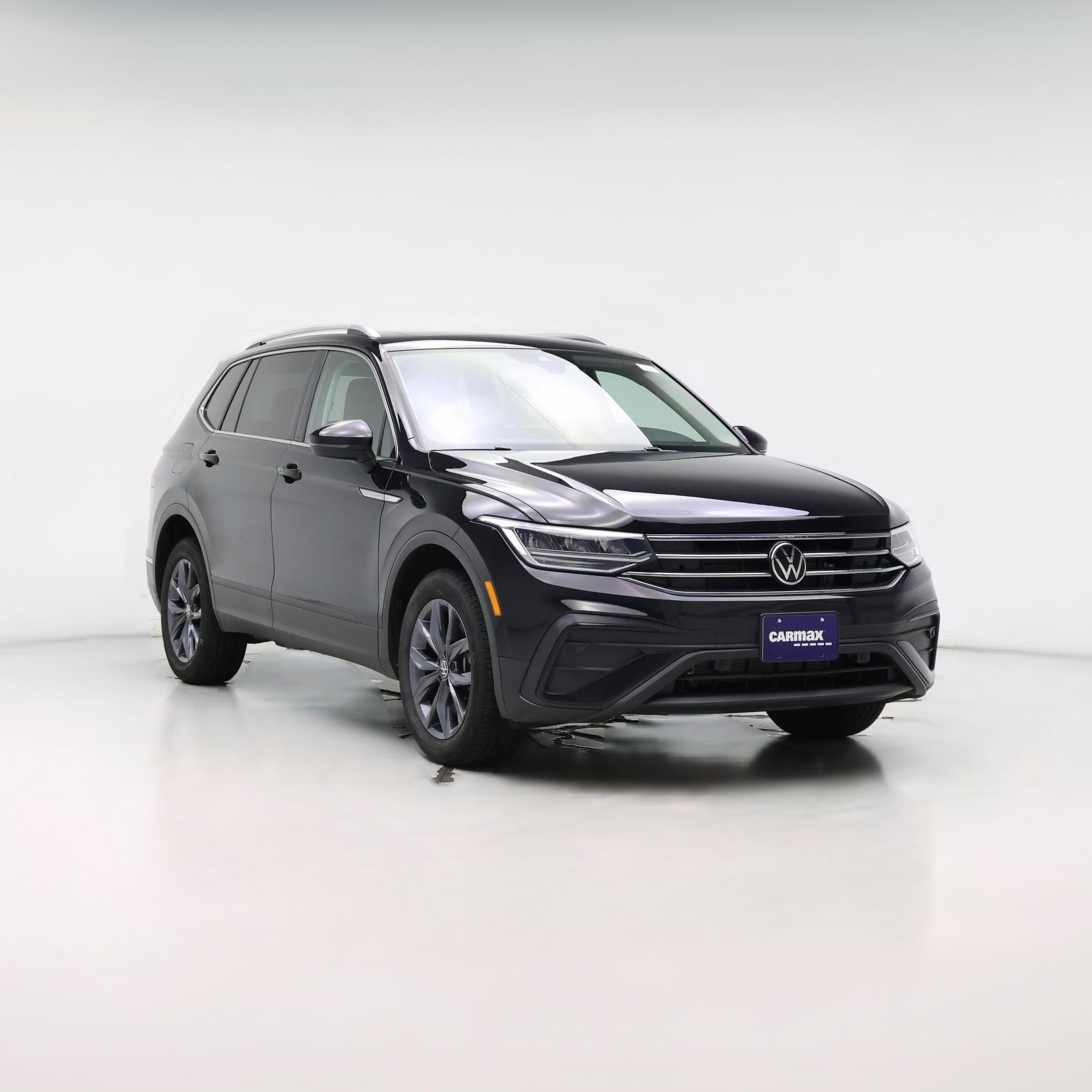 Thumbnail: 2022 Volkswagen Tiguan - 1