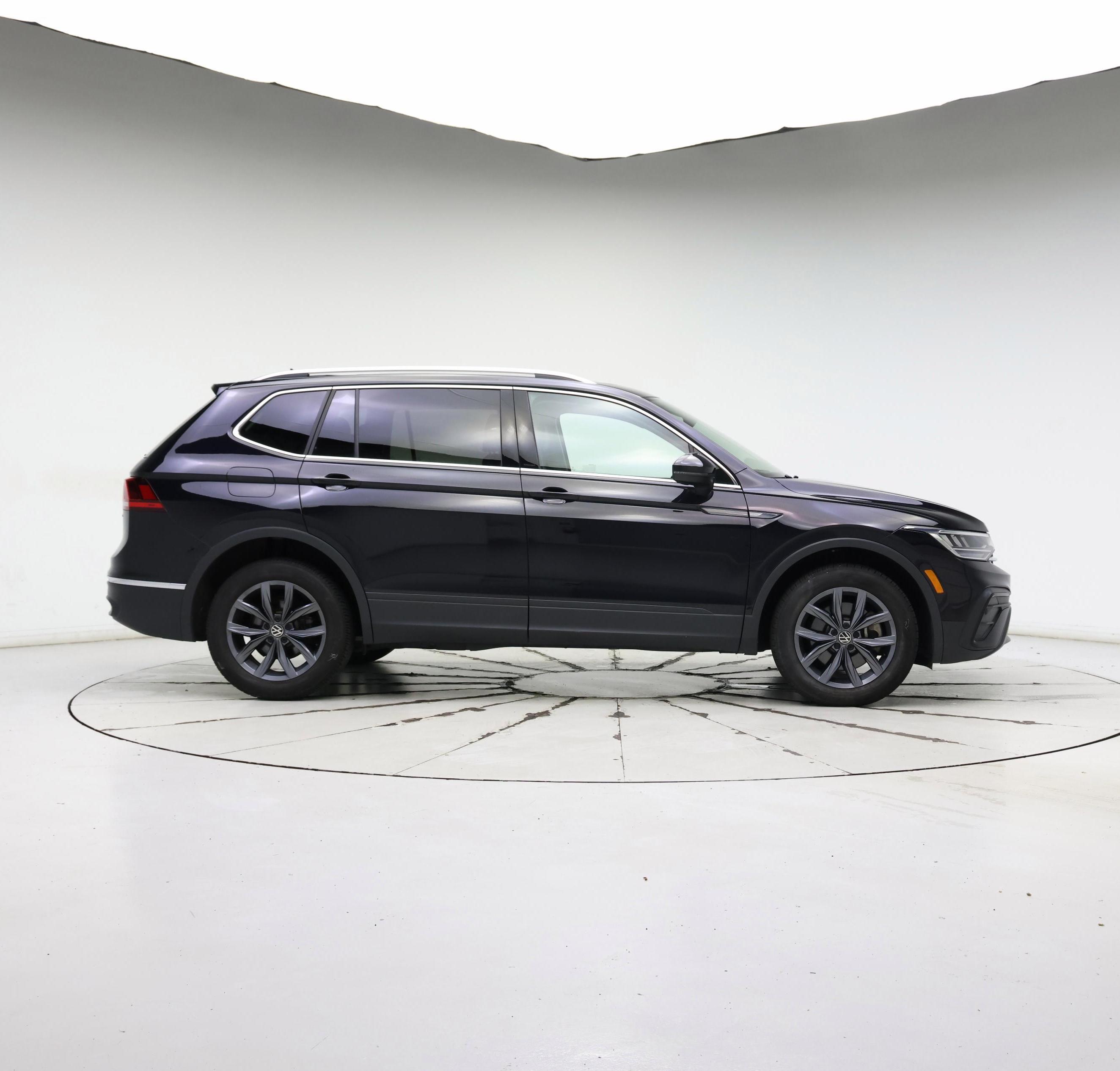 Thumbnail: 2022 Volkswagen Tiguan - 7