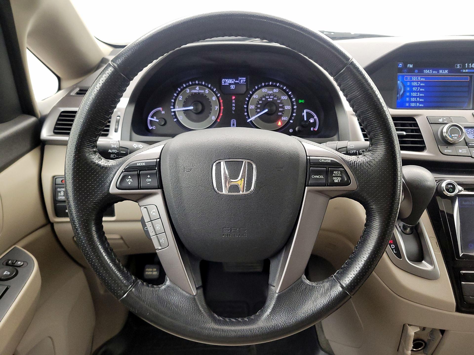 Thumbnail: 2015 Honda Odyssey - 10